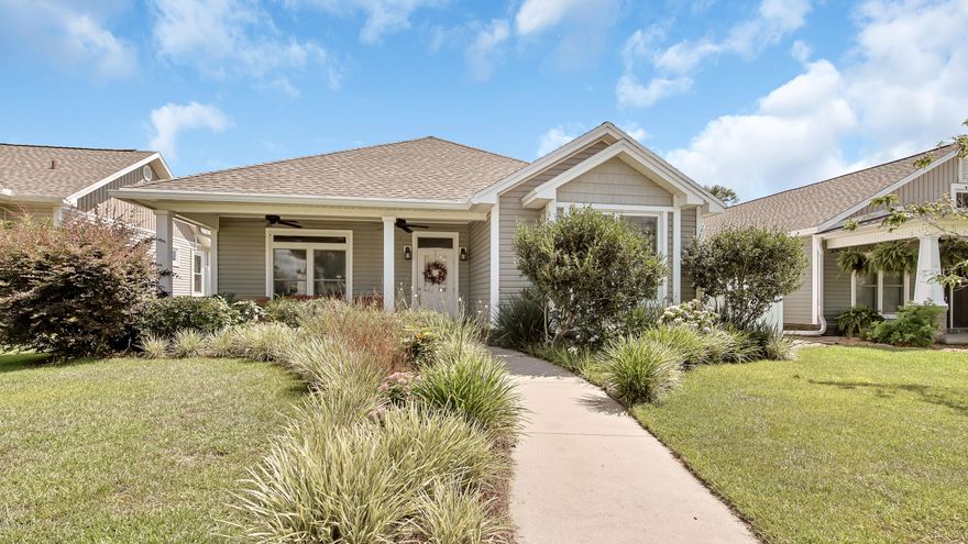 OPEN HOUSE SUN JULY 26th, 2-4:00 PM.

Come Home to this CHARMING COTTAGE and enjoy the beautiful neighborhood of RIVERSIDE! It offers  ''traffic free'' green spaces, a neighborhood pool, walking paths, fitness center and even a dock on Mill Bayou!  An open floor plan features large windows, 9 ft ceilings and HARD WOOD FLOORS through out. The upgraded kitchen has solid surface counters, lots of custom cabinets and stainless appliances. It also includes a spacious walk in pantry and office nook. There are 2 Master Suites, with the larger having a walk in closet and nice soaking tub. An over sized 2 car garage allows for extra storage and plenty of parking. Don't miss this chance to call Riverside home !