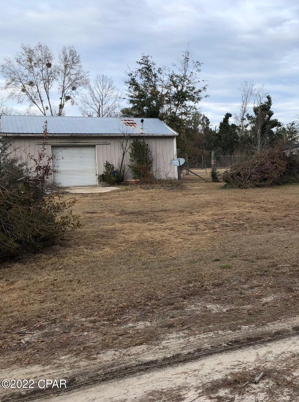 Caravana Manor 1st - Land