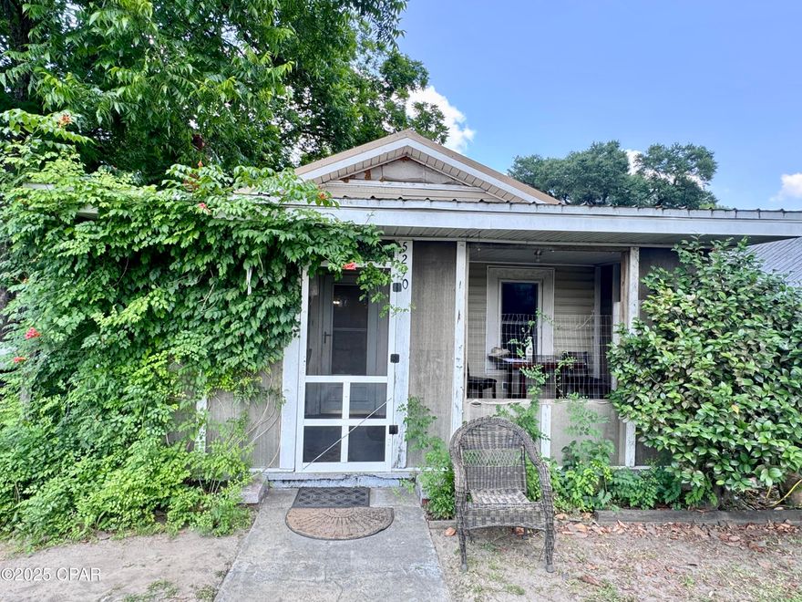 Charming 3 Bedroom Home in the Heart of Graceville, FL!

Welcome to this quaint 3-bedroom, 2-bathroom home, perfectly situated in the heart of Graceville. Featuring brand new flooring throughout and tasteful finishes, this property offers both comfort and style. Whether you're searching for your first home or a smart rental investment, this move-in ready gem has the potential to fit your needs.

Enjoy the convenience of small-town living while being just a little over an hour from the white sandy beaches of Panama City Beach. Don't miss your chance to make this affordable and inviting home yours—schedule a showing today!

Contact agent today for more details!
Buyer/Buyers agent to satisfy themselves to all pertinent information regarding the property.