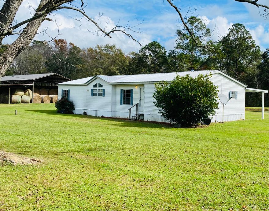 'CURRENTLY UNDER CONTRACT, SELLER ACCEPTING BACKUP OFFERS'



3 bedroom 2 bath mobile home with a beautiful view of your very own fishing pond stocked with bass, brim and catfish.

The kitchen is wonderful for entertaining with an island and plenty of cabinets and counter space. 

Large barn with plenty of room.

1.75 acres in a beautiful area in the country.

1561 Highway 177a Bonifay, Florida 32425

Asking $119,900

A brand new central/heating air unit was put in 2021.