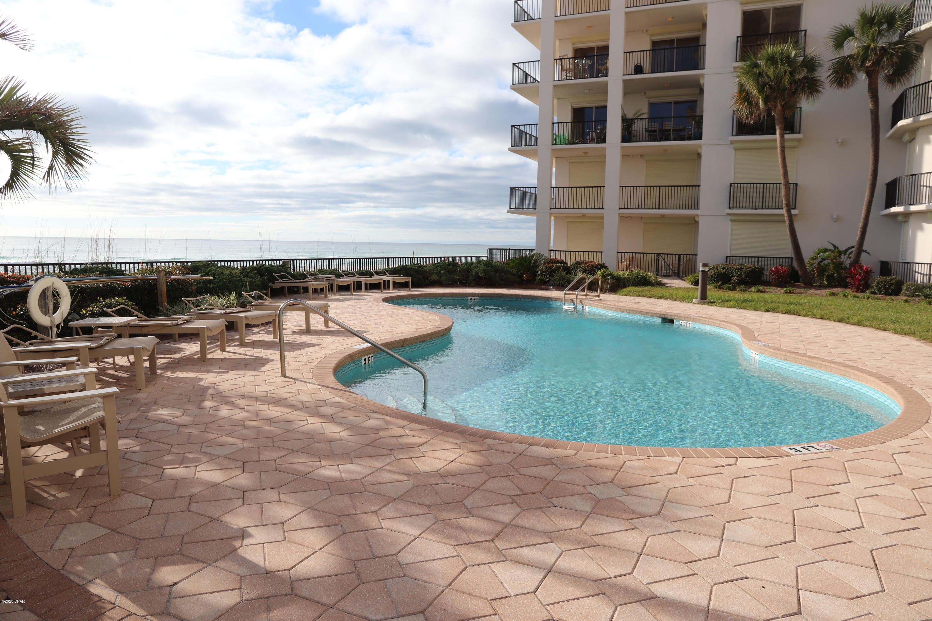 Summerwinds Condo - Residential