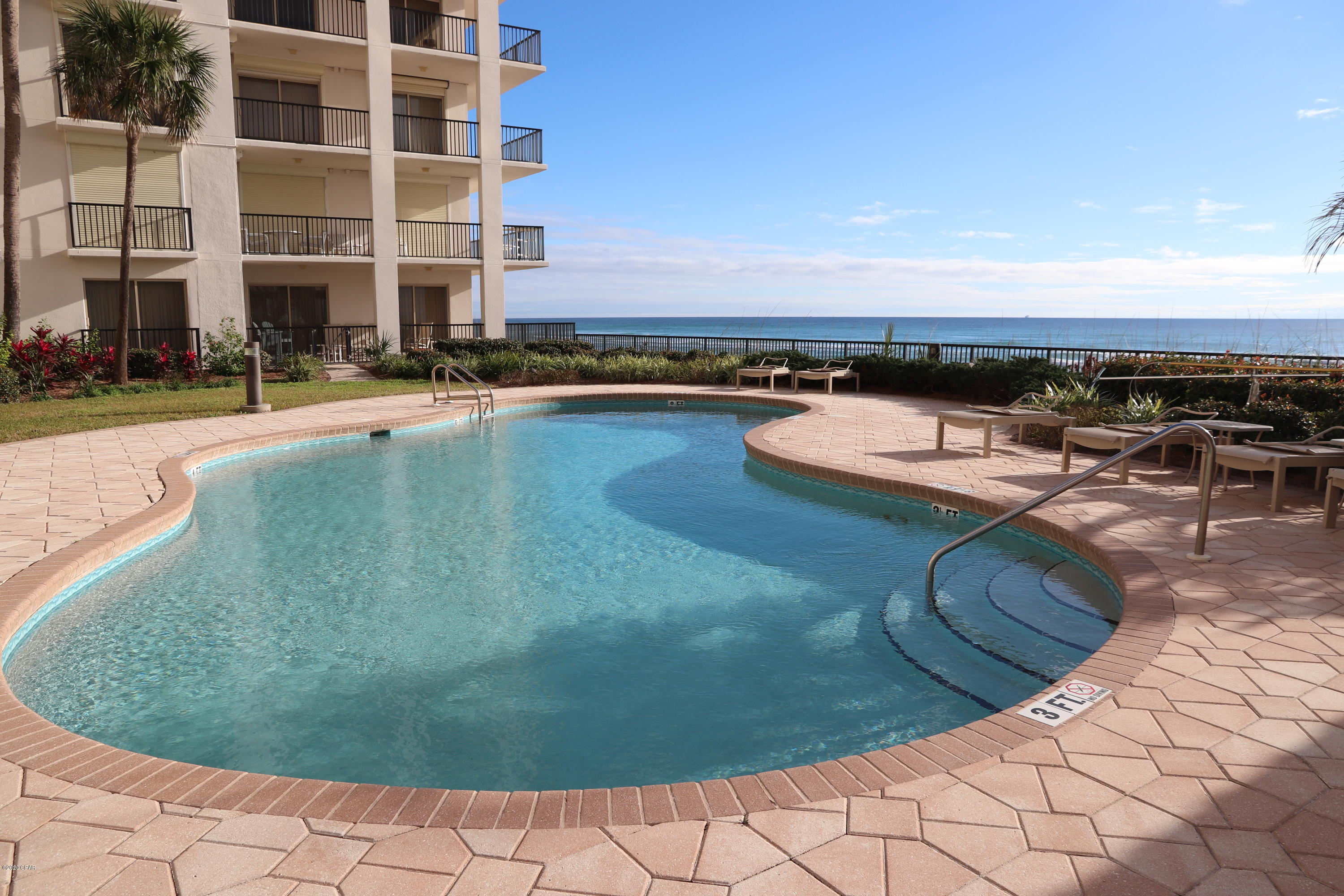 Summerwinds Condo - Residential