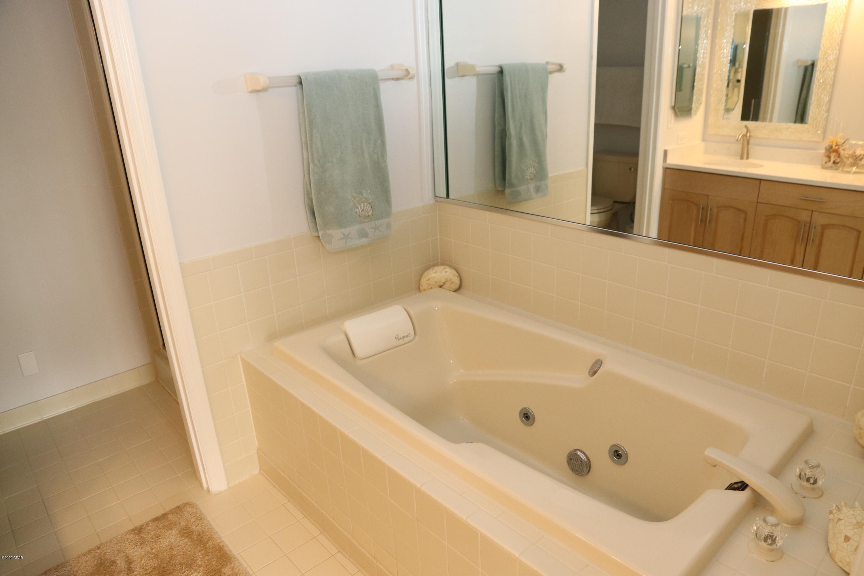 Summerwinds Condo - Residential