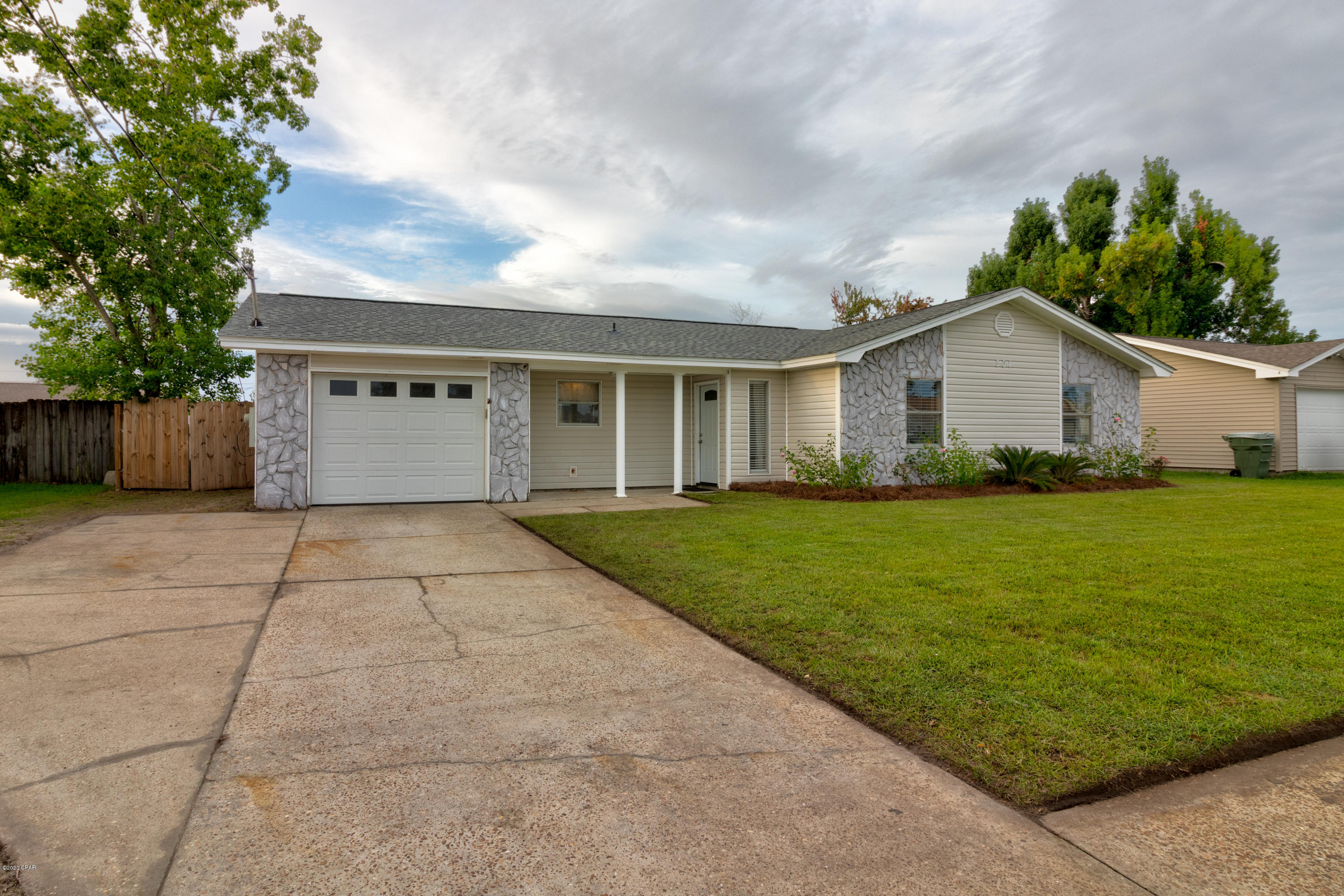 Pine Forest Est Ph 2 - Residential