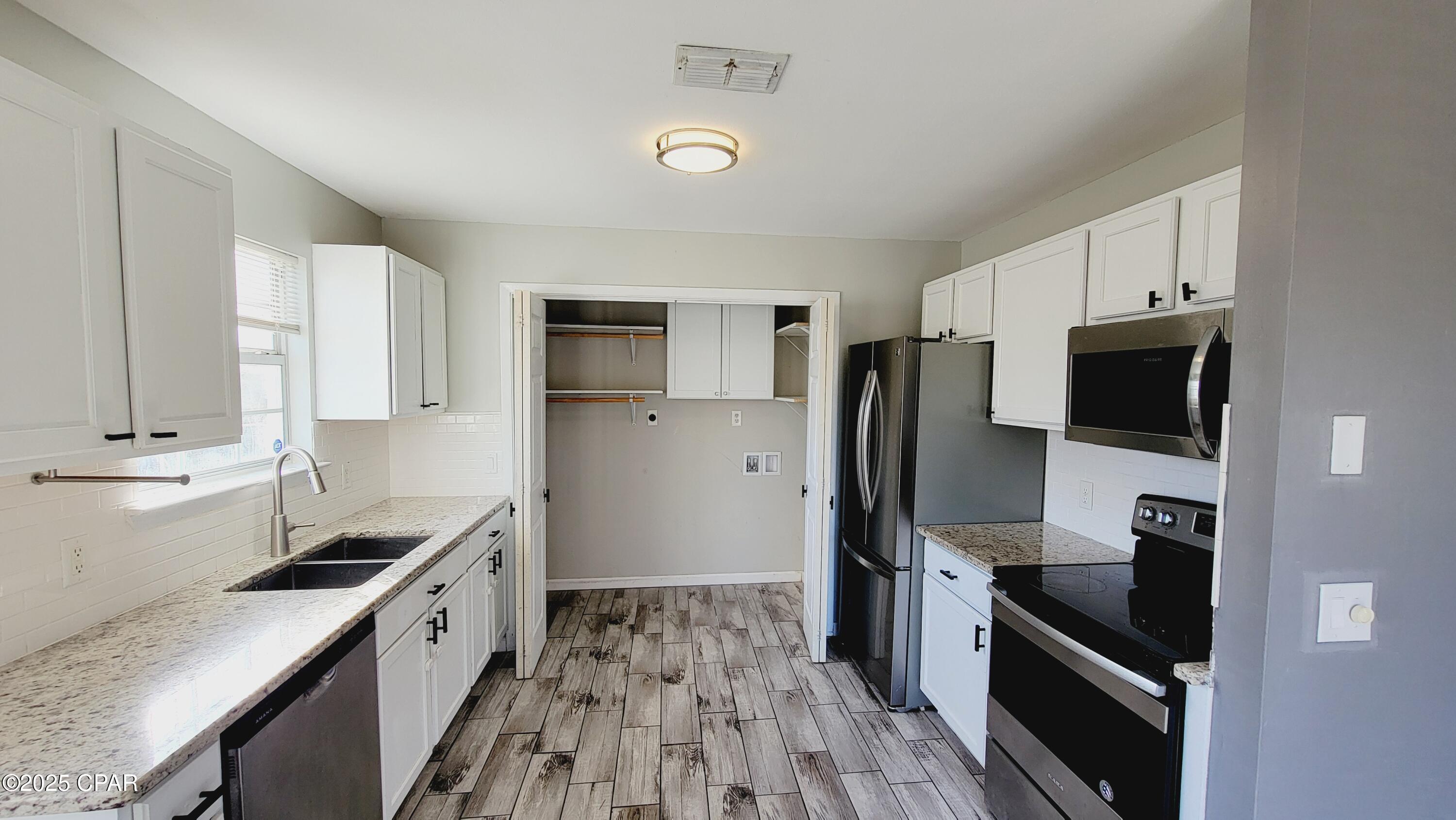 [No Recorded Subdiv] - Residential Lease