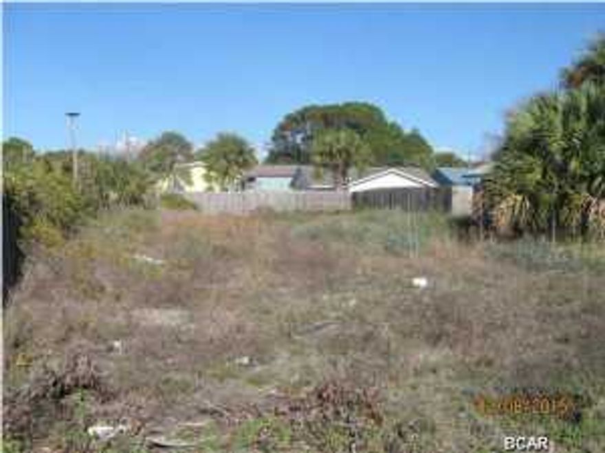 Affordable price! This lot is cleared, high and dry and just a short walk to the Gulf. Don't miss this opportunity to own your own piece of paradise a short walking distance to the Gulf of Mexico. Not many at this price with this location. You and your builder should drive by and check it out!!