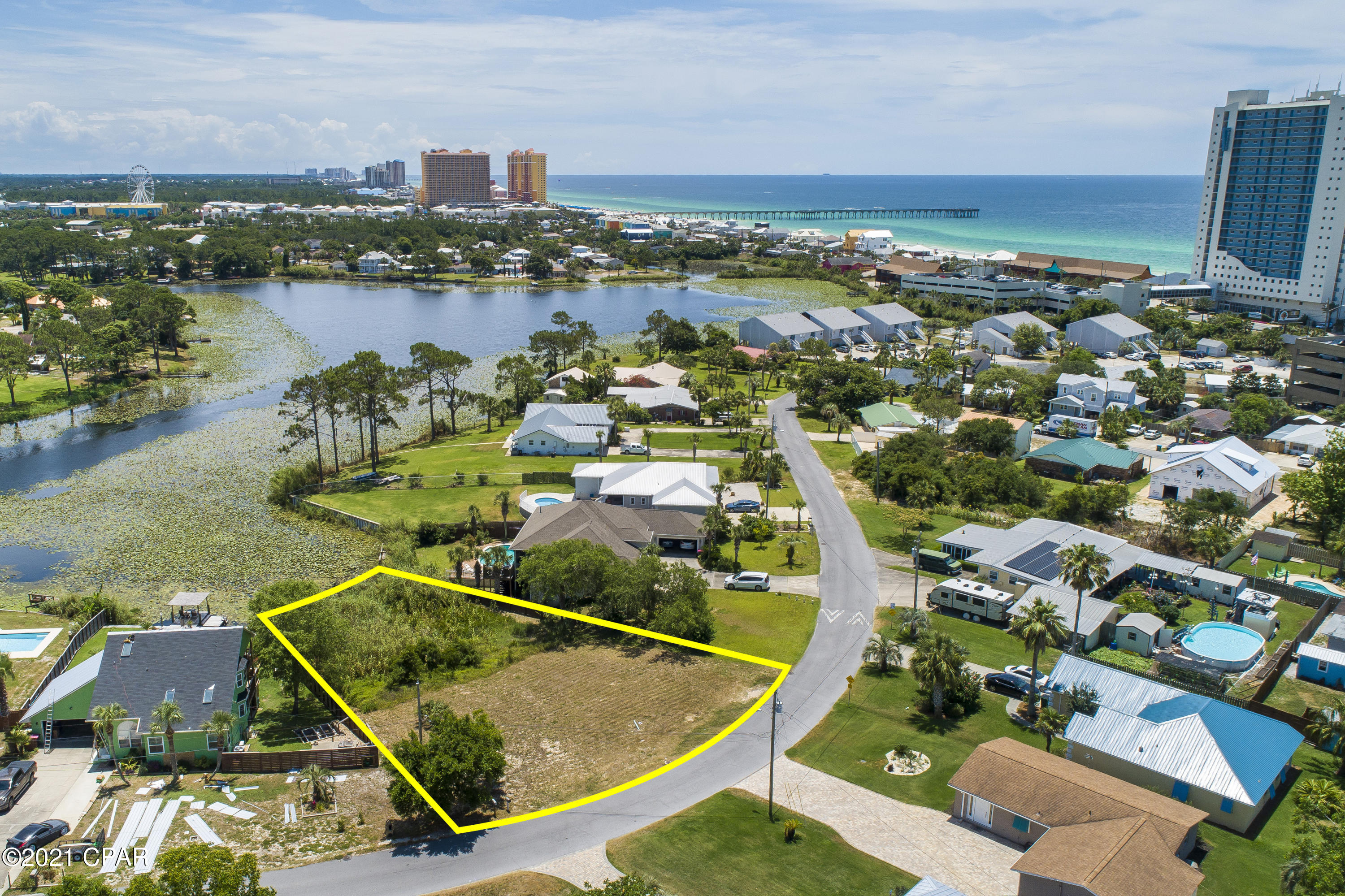 El Centro Beach - Land