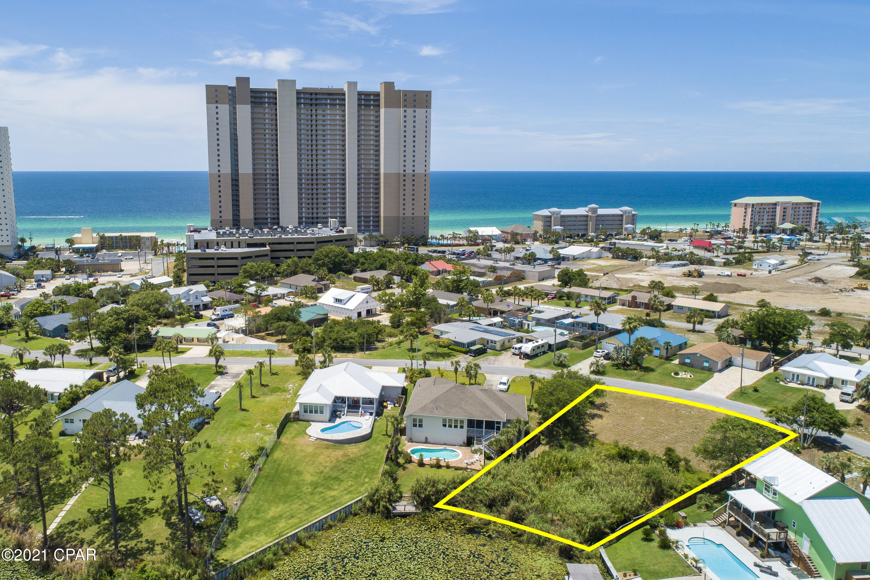 El Centro Beach - Land