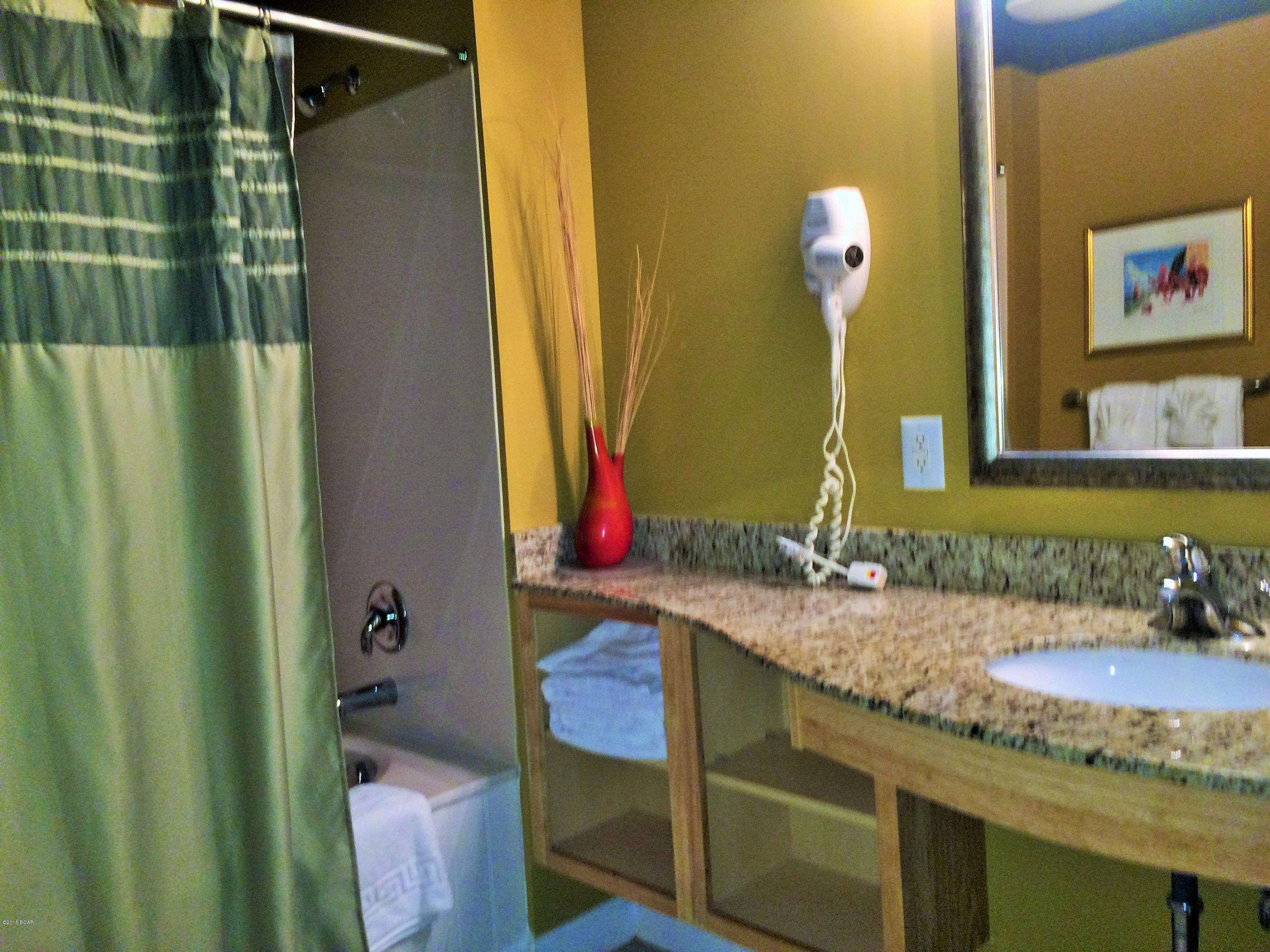 Splash Condo - Residential