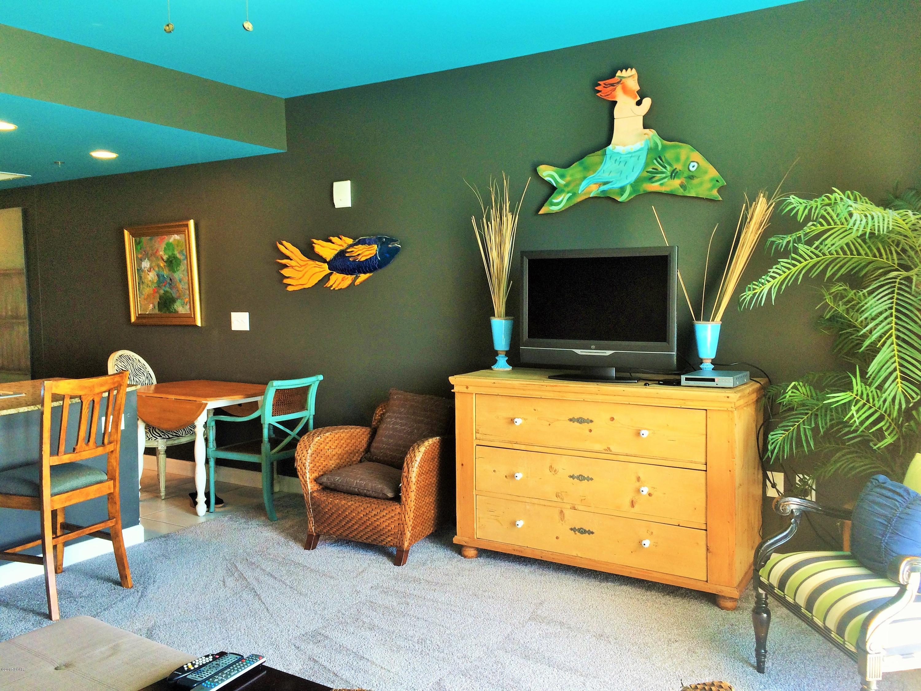 Splash Condo - Residential