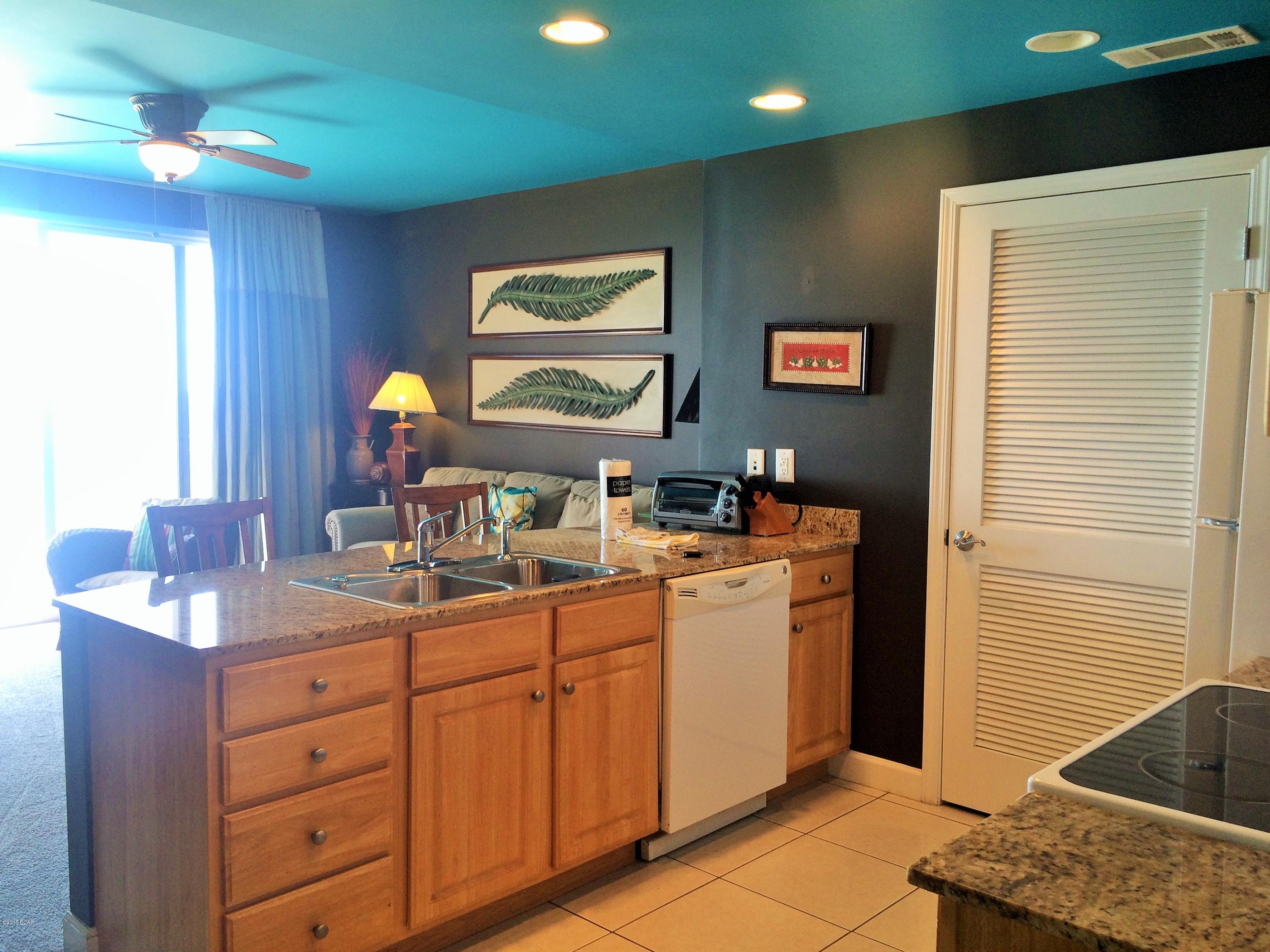 Splash Condo - Residential