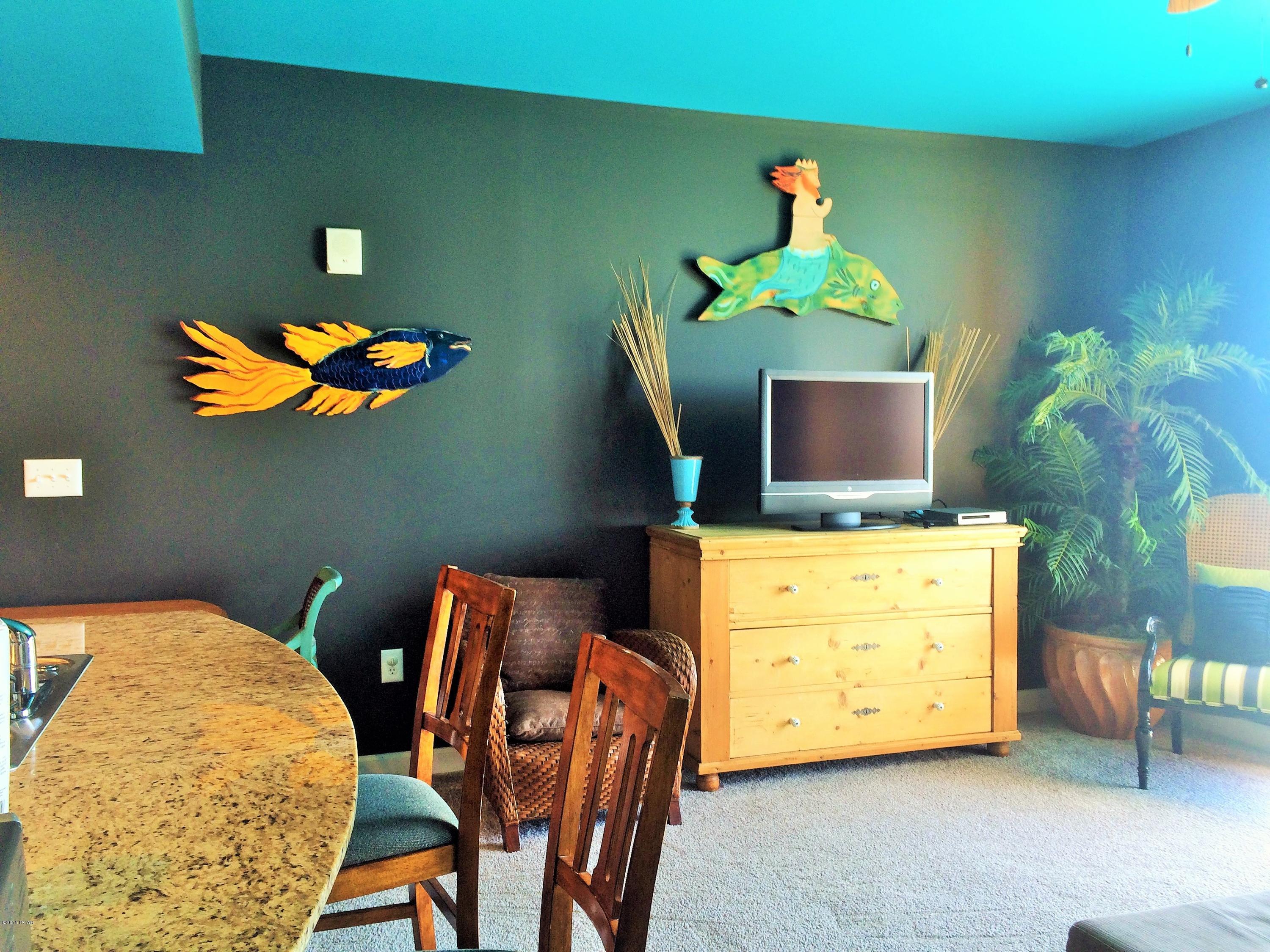 Splash Condo - Residential