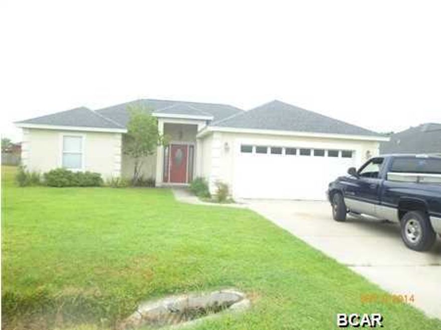 BEAUTIFUL HOME IN CHEROKEE HEIGHTS THAT IS MOVE-IN READY! The home features a large Great room! An eat-in kitchen with modular lighting, and a spacious Master bedroom with a door to the outside patio. The Master bedroom has a large walk-in closet. The Master Bath has a garden tub, double vanity and separate shower. All of this and within walking distance to the local elementary and middle schools!