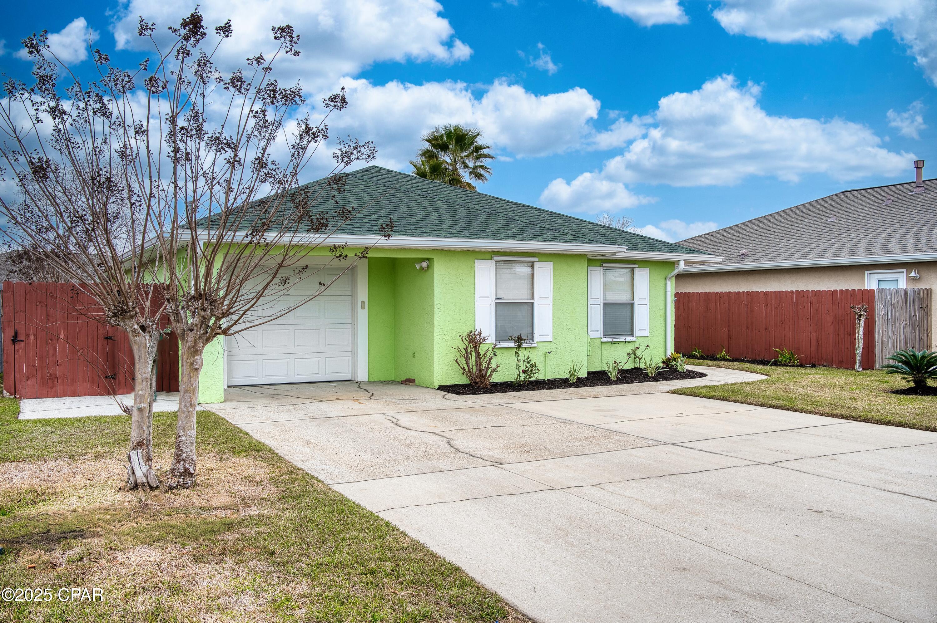 Pine Tree Place Unit 1 - Residential