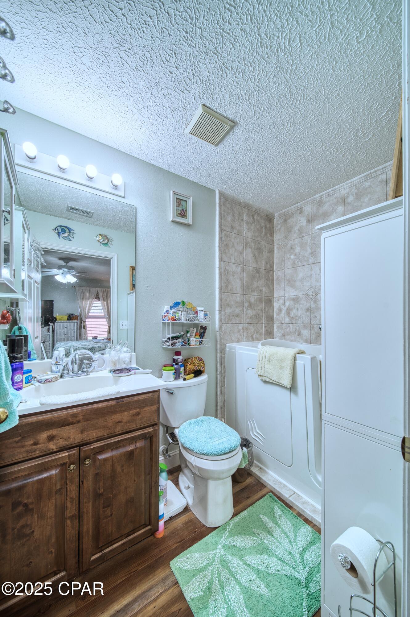 Pine Tree Place Unit 1 - Residential