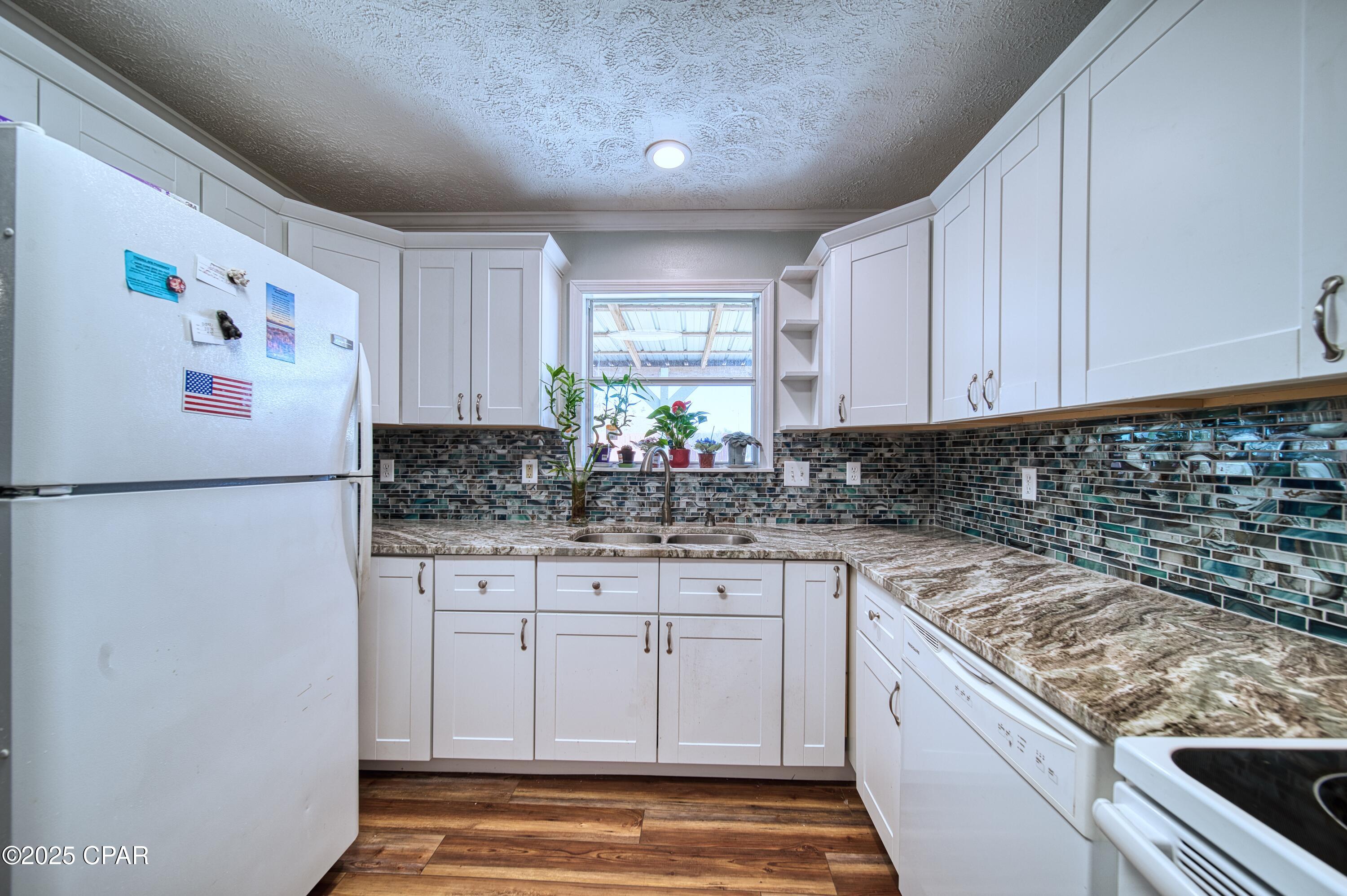 Pine Tree Place Unit 1 - Residential