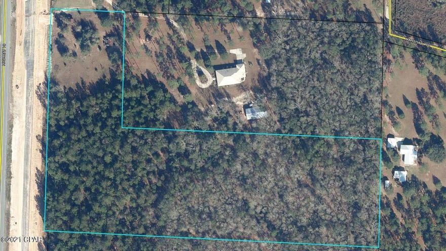 Gorgeous 11.62+/- Acres on Highway 79. This Acreage sits approximately 3 Miles south of Interstate 10, and is less than 45 minutes from Panama City Beach. Property is high and dry with a gentle slope, and features scattered hardwoods and foliage. Location is King, and this beautiful piece has features it. Schedule your showing today!