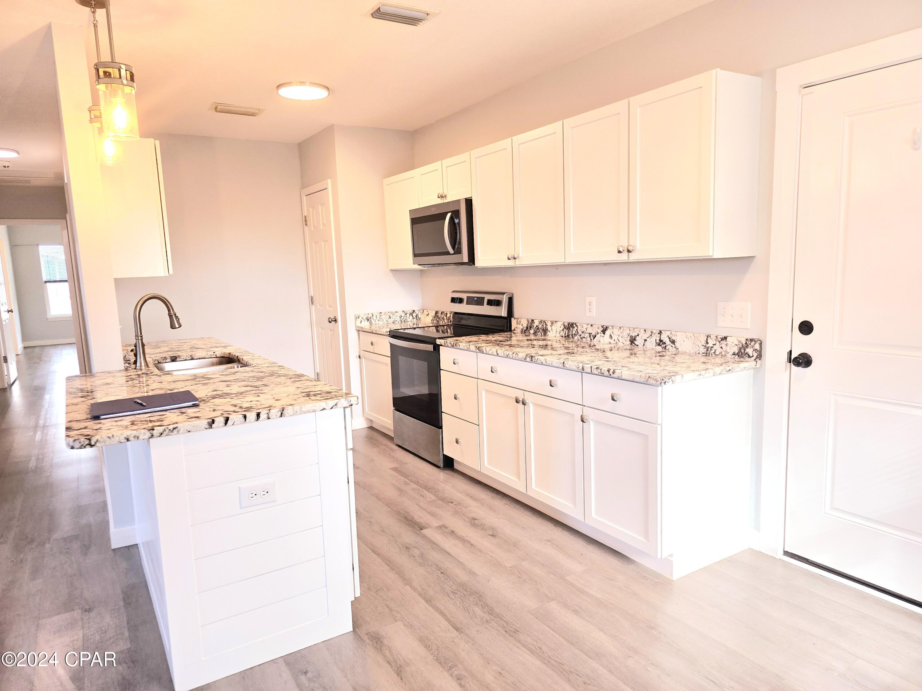 [No Recorded Subdiv] - Residential Lease