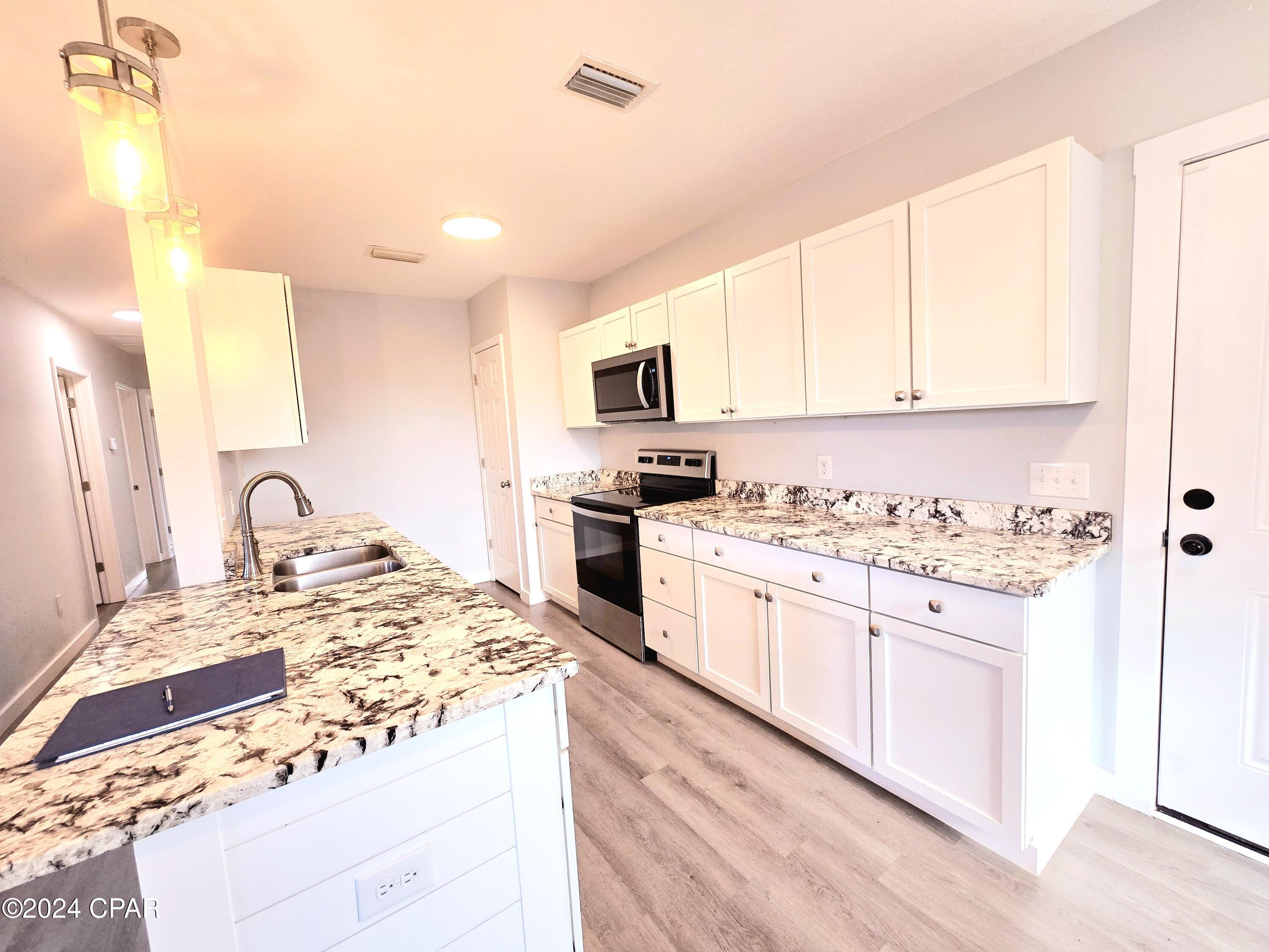 [No Recorded Subdiv] - Residential Lease