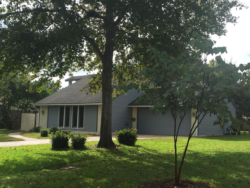 Nice, well-maintained home in desirable Derby Woods subdivision.  Three bedrooms on the first floor and the fourth bedroom is over the garage and could also be used as a bonus room.  The owner has taken great care of this home over the years and it shows.  The roof is 10 years old,  A/C unit 7 years old and hot water heater is brand new. This home also features an oversized garage giving plenty of room for a workshop. Before the owner left he had the house professionally deep cleaned and it is now move-in ready.  Seller is offering a one-year AHS warranty for buyer peace-of-mind.  Thank you for considering this house.