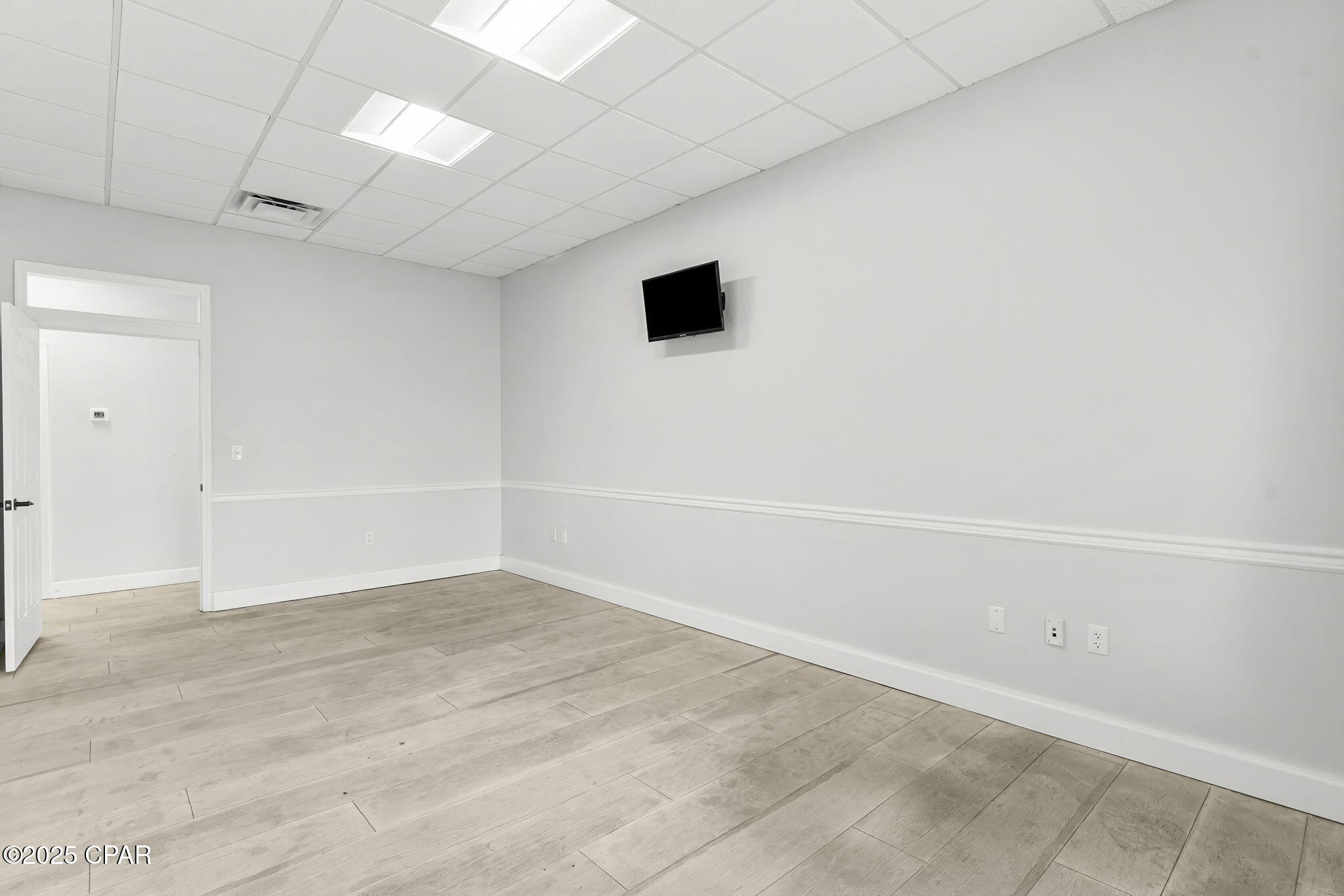 Bay Co Land 1st Add - Commercial Lease