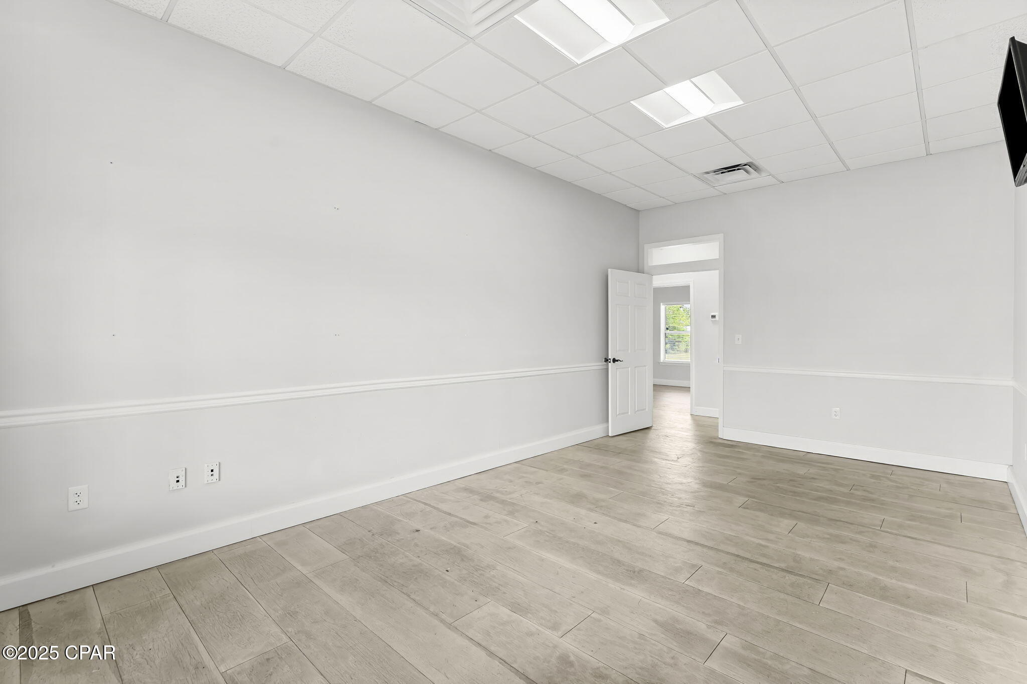 Bay Co Land 1st Add - Commercial Lease