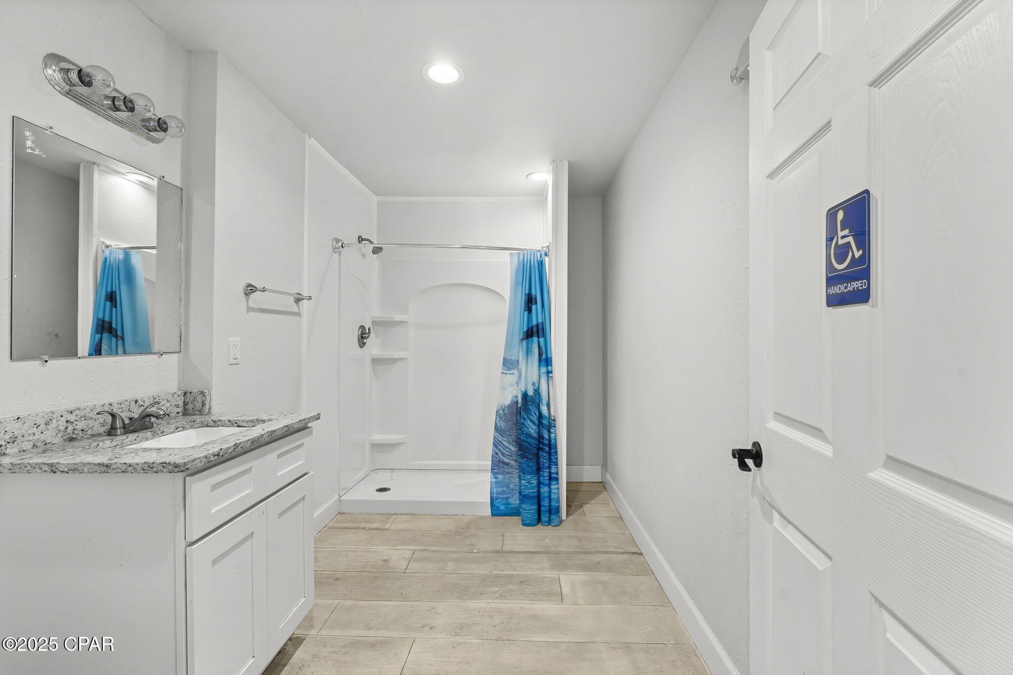 Bay Co Land 1st Add - Commercial Lease