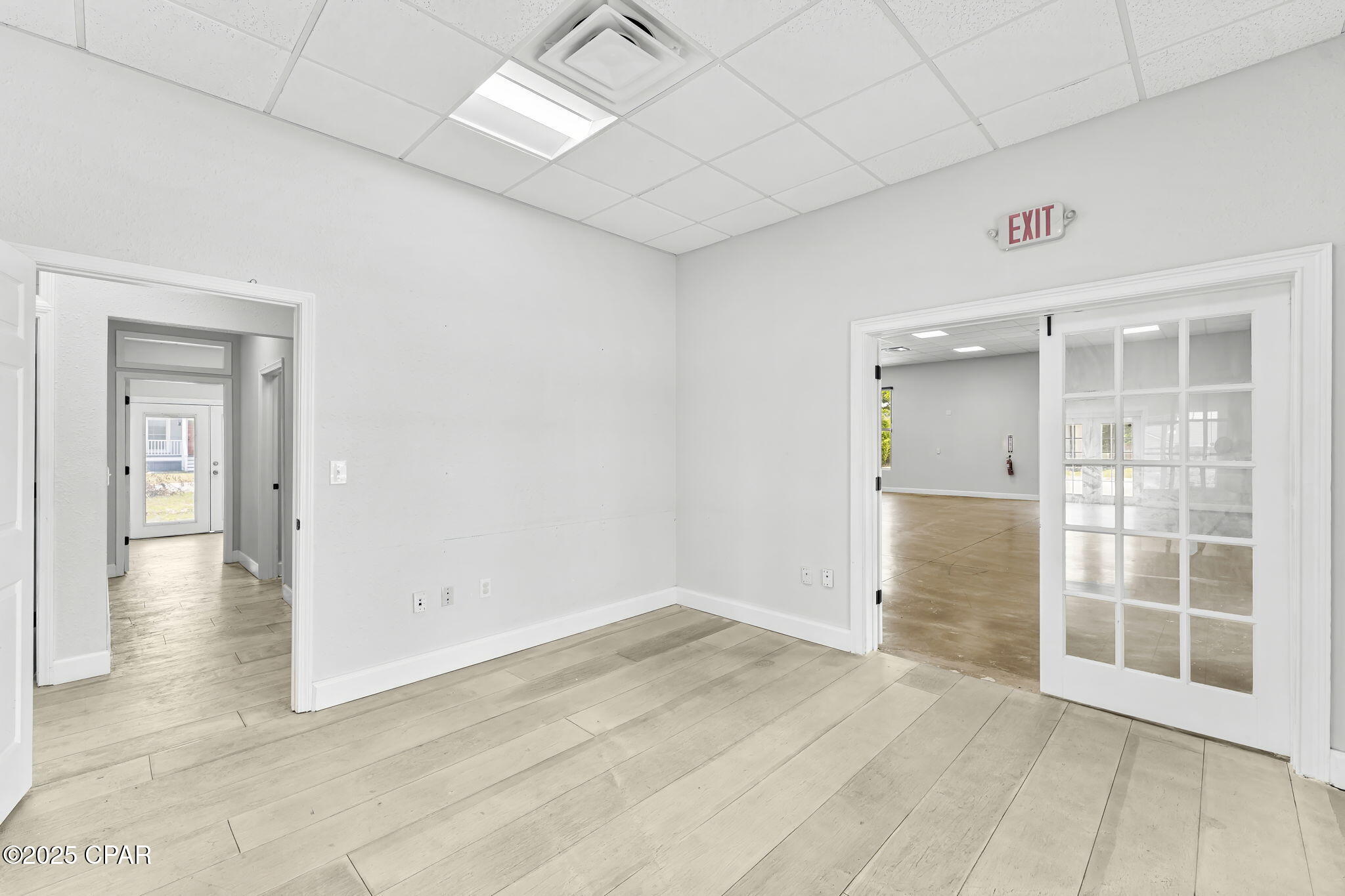 Bay Co Land 1st Add - Commercial Lease