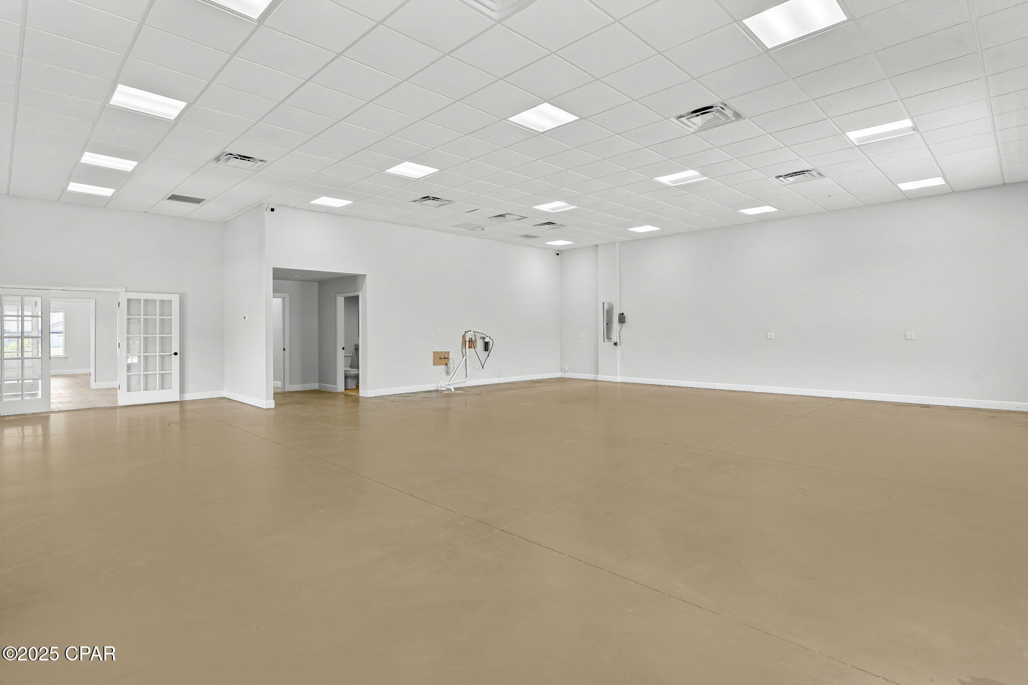 Bay Co Land 1st Add - Commercial Lease