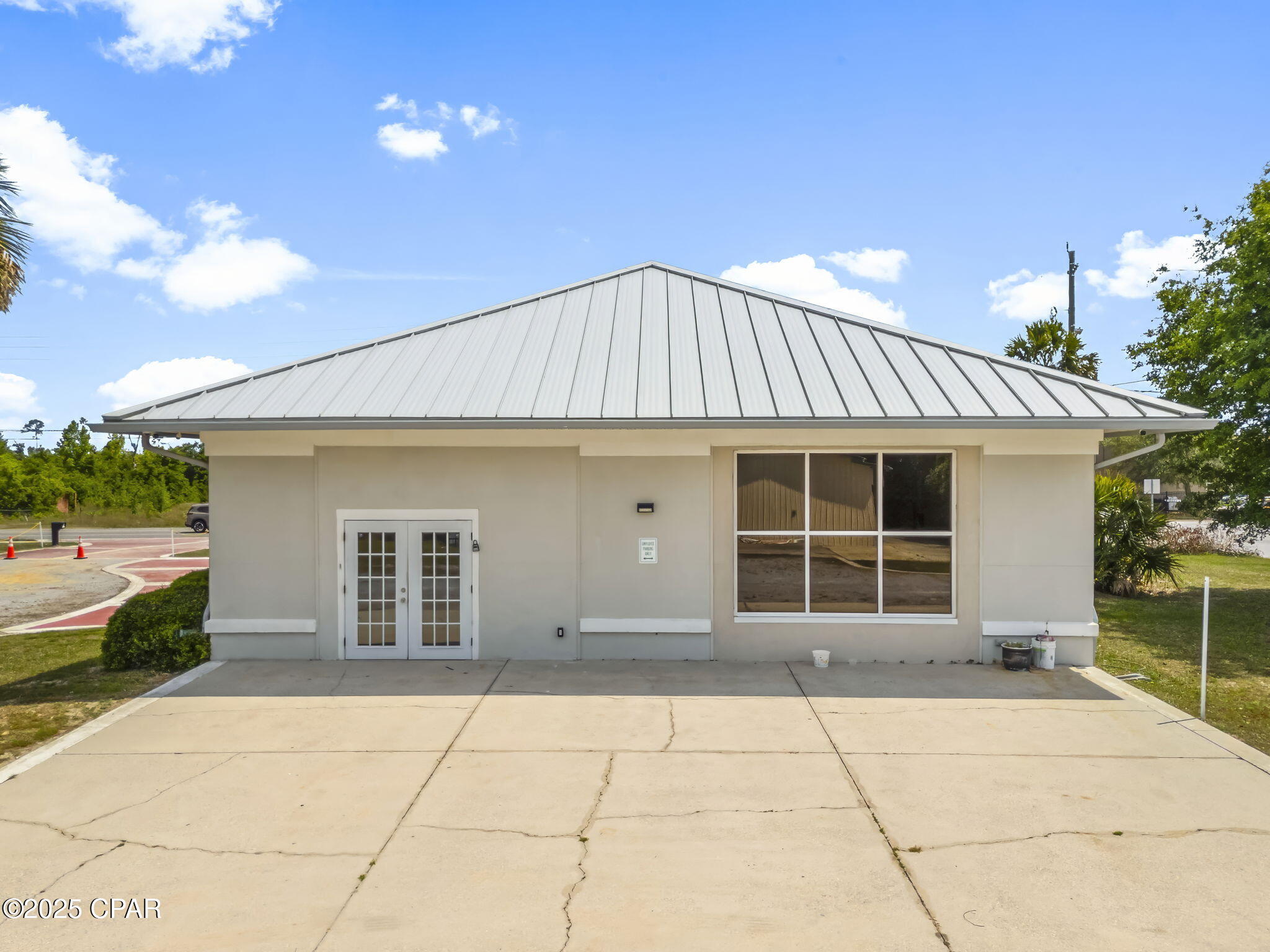 Bay Co Land 1st Add - Commercial Lease