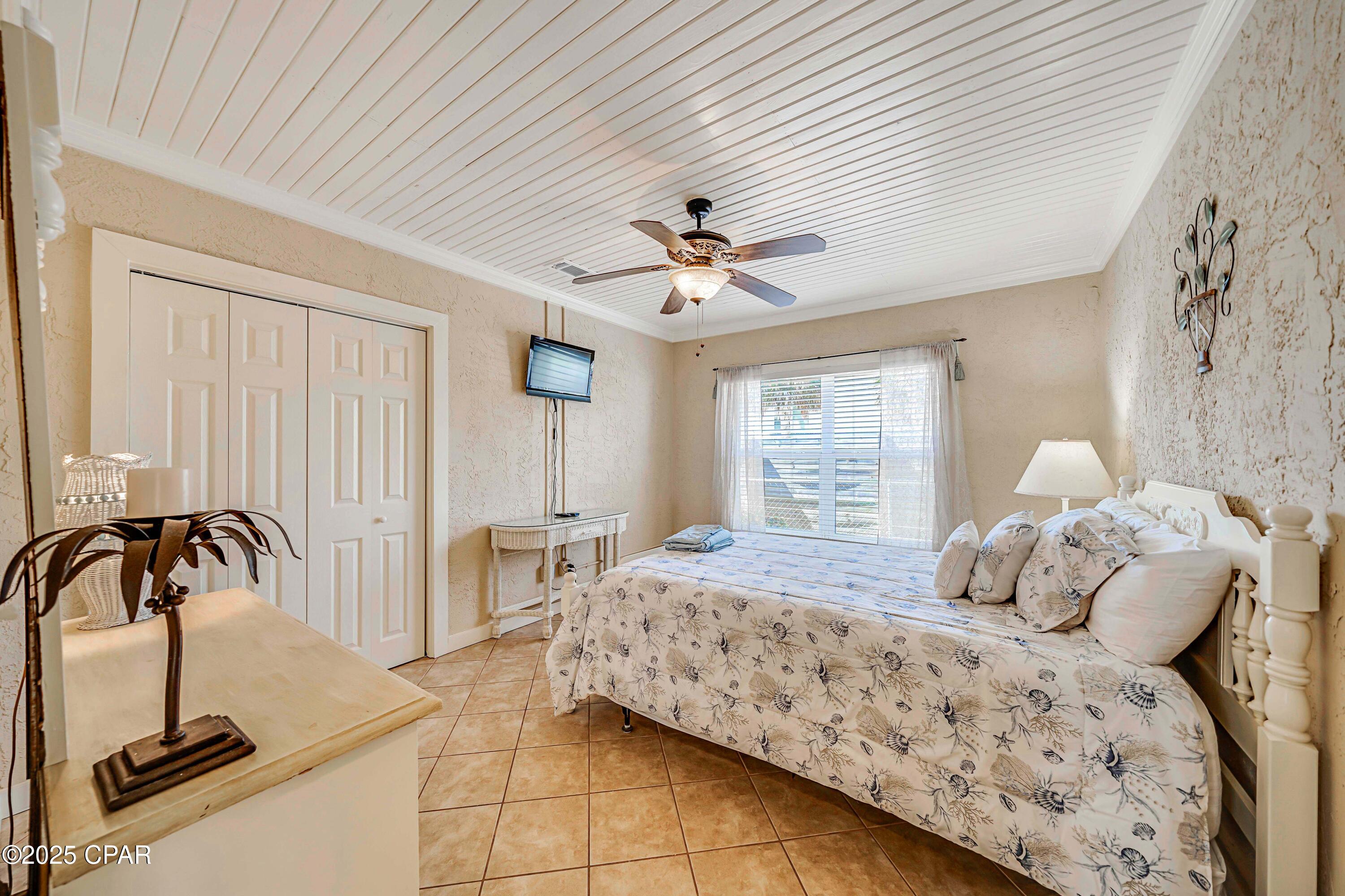 Laguna Beach Estates 5th Add - Residential
