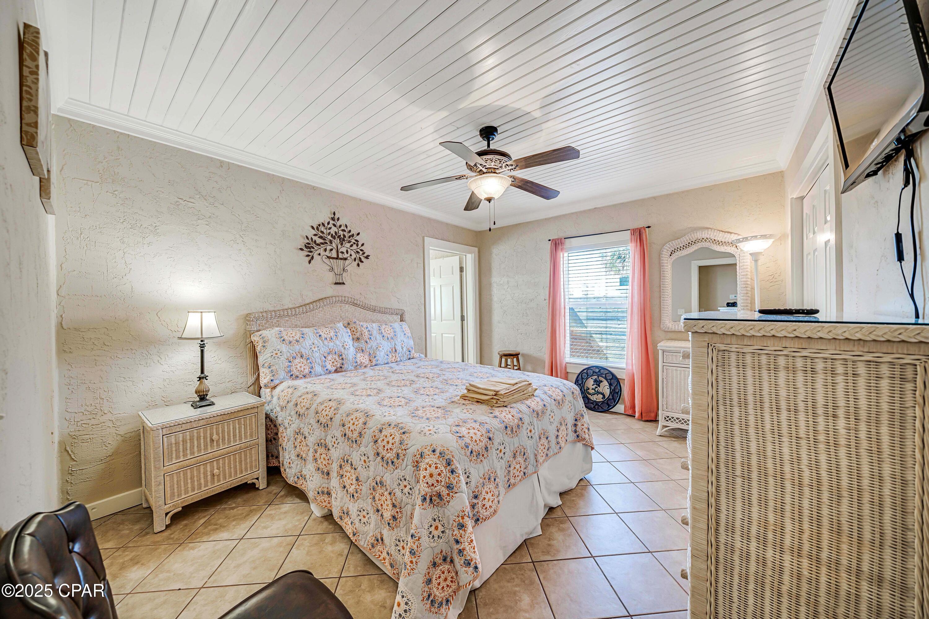 Laguna Beach Estates 5th Add - Residential