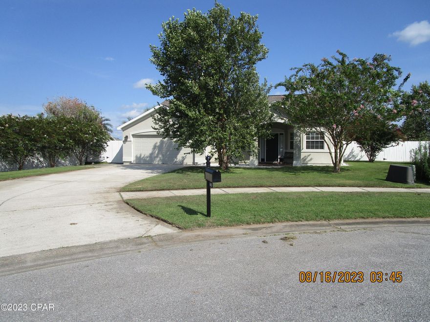 Beautiful 3/2 Single family home in The Hammocks in Lynn Haven. Home is on a cul-de-sac with a large fenced back yard and has a whole house generator. Walking distance to Mosley High School and just minutes to Bay Haven and North Bay Haven. Master bedroom opens up to a screened back patio. All property sizes and ages are approximate, please measure and/or verify if important.
School assignments are subject to change, please check with Bay County for most accurate information.
Deposit is the same as the rent. NO PETS. HOT TUB DOES NOT OPERATE.