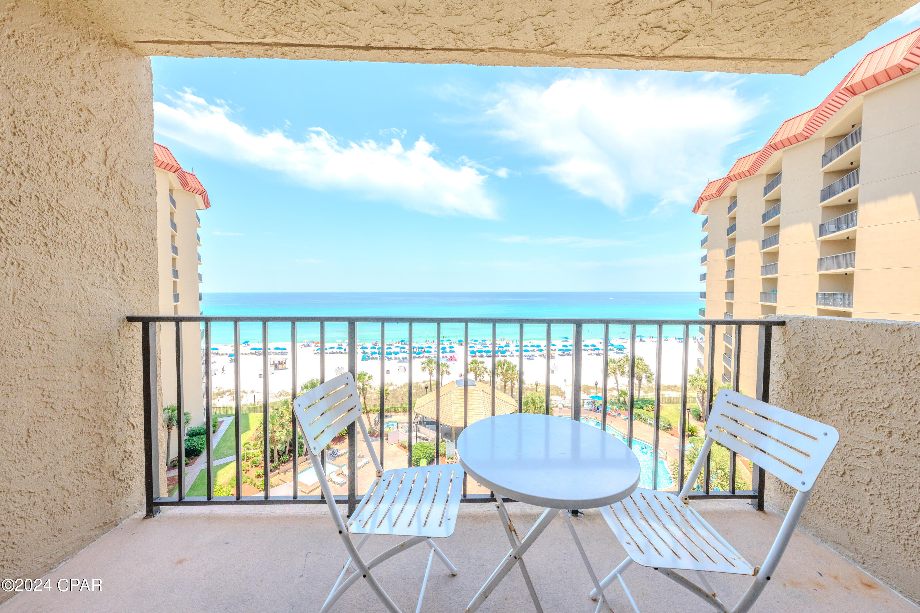 Summerhouse Condo. - Residential