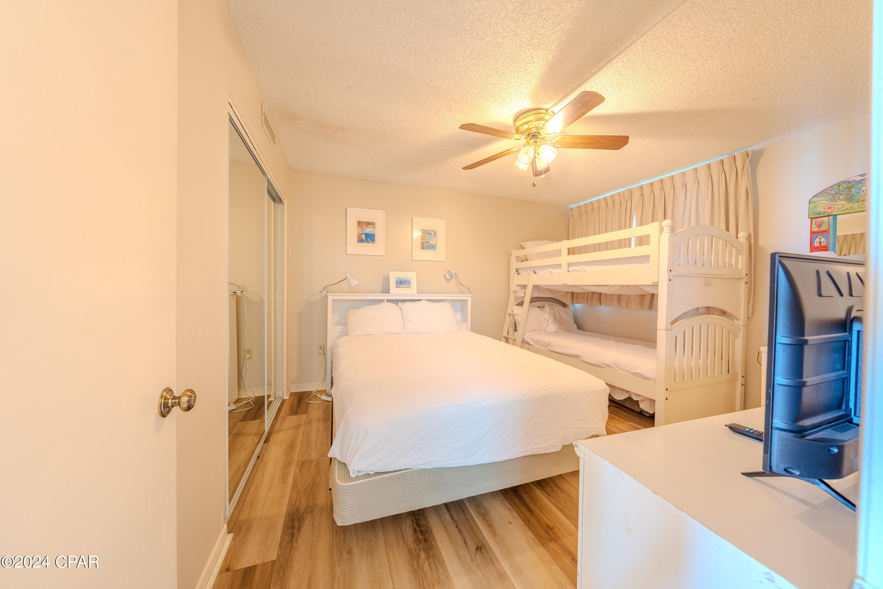 Summerhouse Condo. - Residential