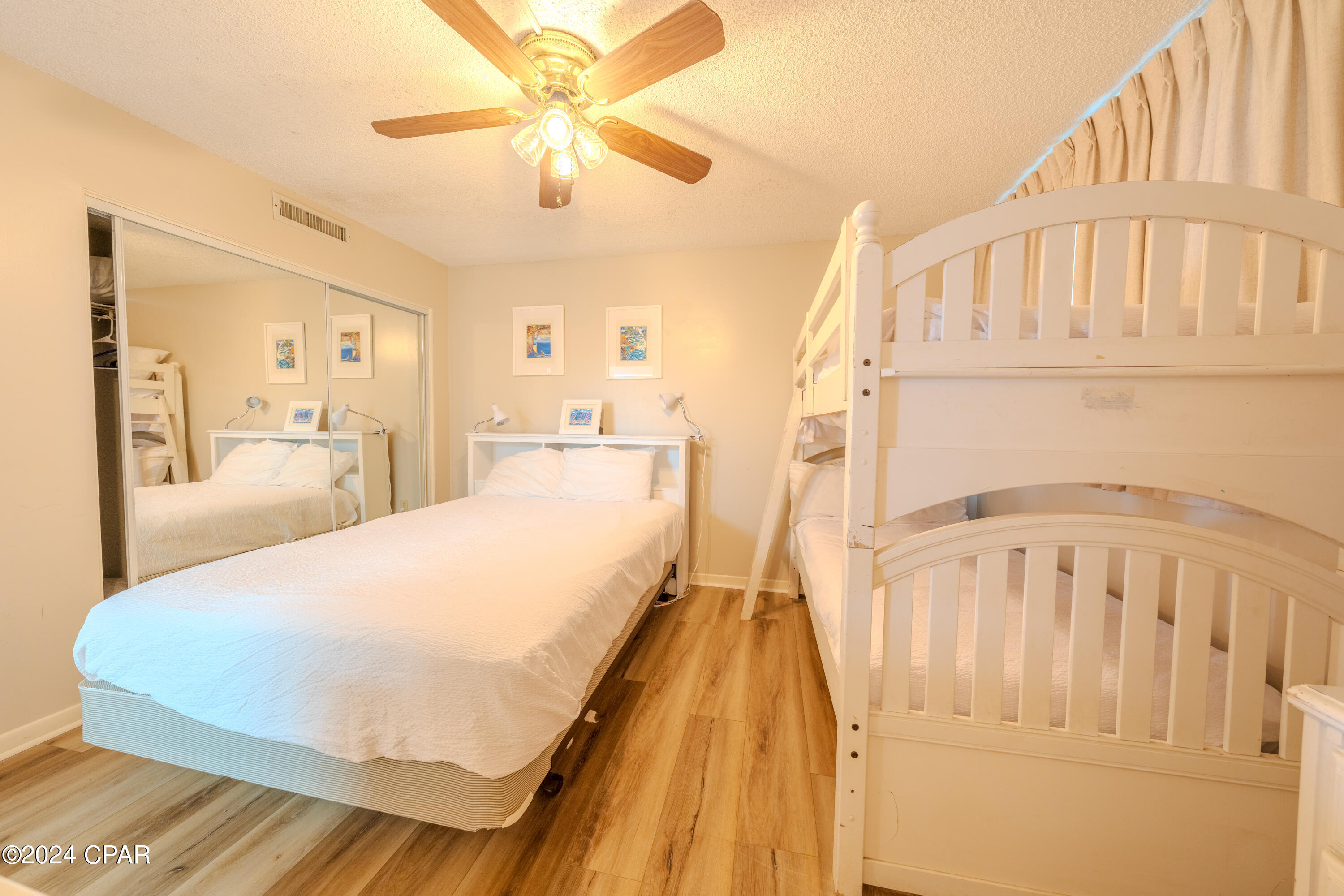 Summerhouse Condo. - Residential