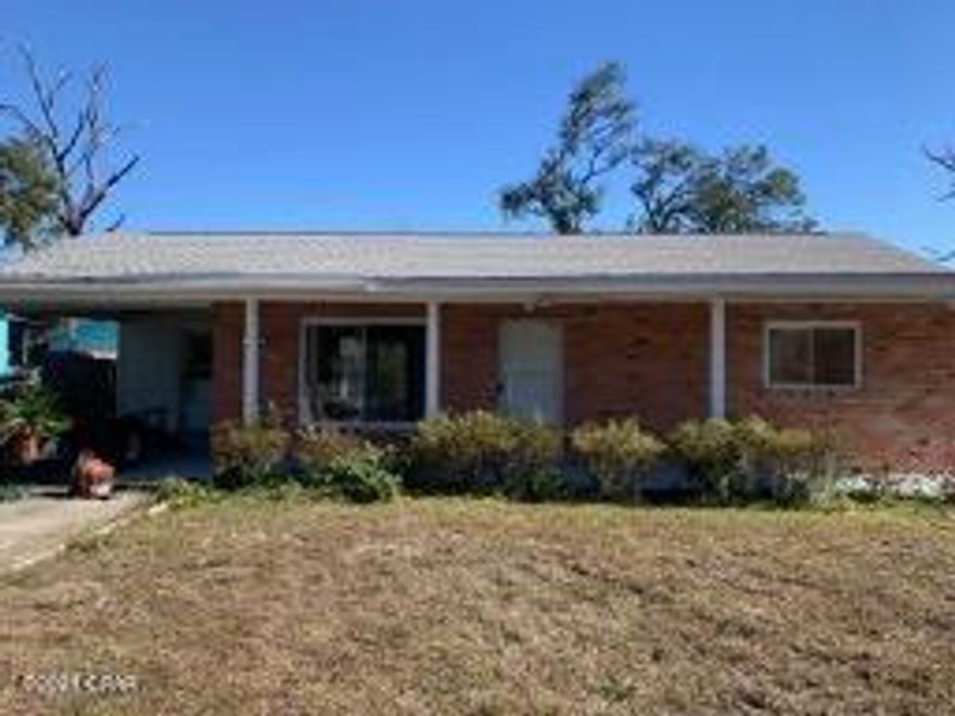 Owner occupants only through 2/23/21. Owner Occupant Offers will be reviewed 2/19/21.

Here's a great opportunity to affordably own a house, just 1 mile from the Hathaway bridge, in Panama City.  This 3 bedroom 1 bath cottage has laminate wood floors, a large kitchen, screened rear porch and a like-new yard shed, just to name a few of it's perks.  Don't wait, these go quick!  (All info is approx. Buyer to verify any info that is important.)