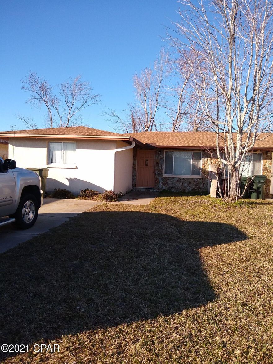 Very nice duplex centrally located in Lynn Haven. This is 3 bedroom 2 bath with washer and

dryer connections and privacy fenced backyard. All property sizes and ages are

approximate, please measure and/or verify if important. School assignments are subject to

change, please check with Bay County for most accurate information. Deposit is the same

as one month's rent. Pets allowed with owner approval and a $250.00 NON-REFUNDABLE

pet fee applies per pet. Breed restrictions apply.