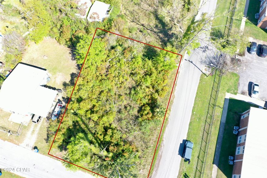 Corner residential lot in historic Millville, close to public boat ramp,  Daffin Park, and Millville Elementary School.   Great opportunity to acquire a buildable lot at a great price!