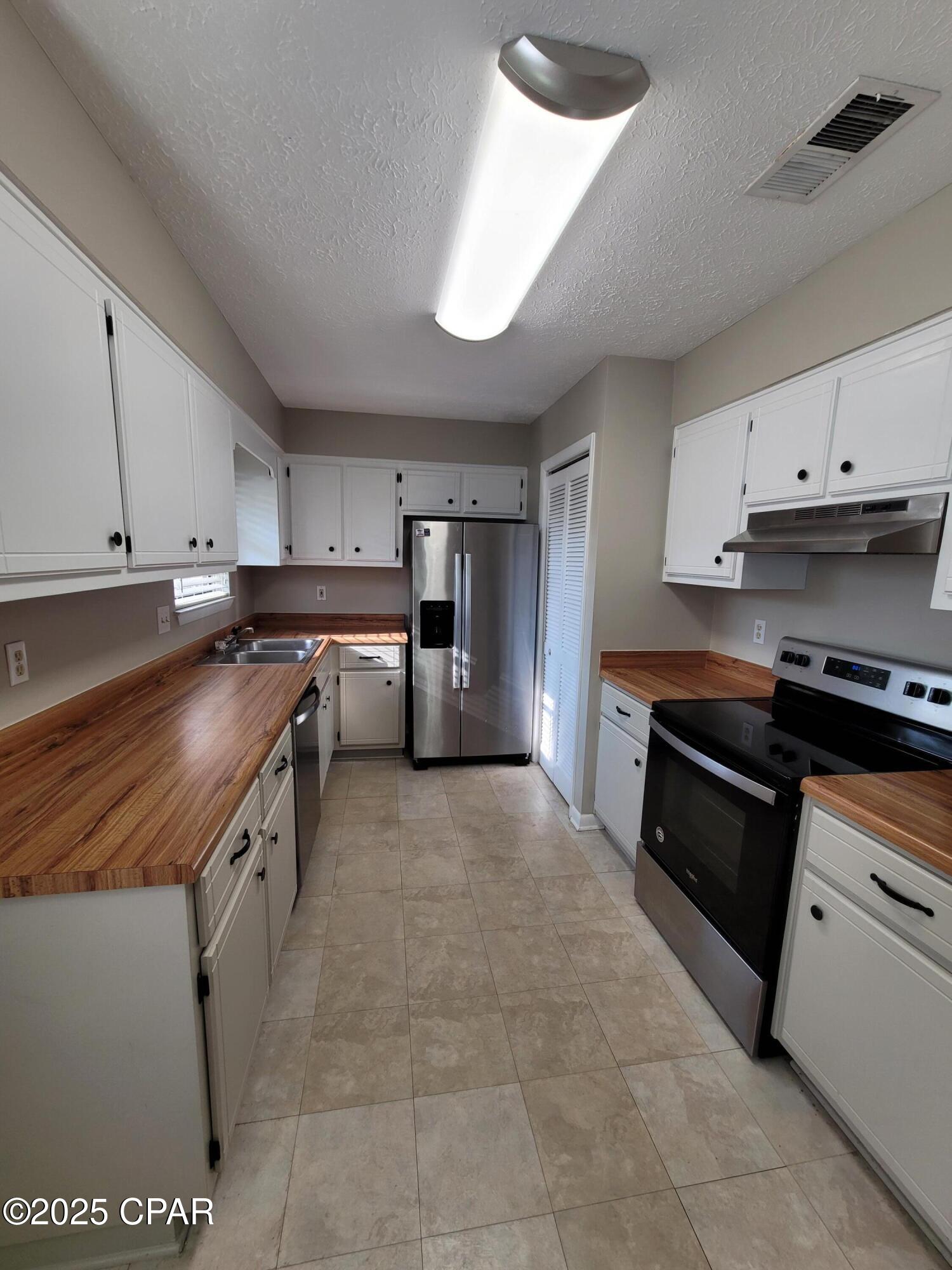 [No Recorded Subdiv] - Residential Lease