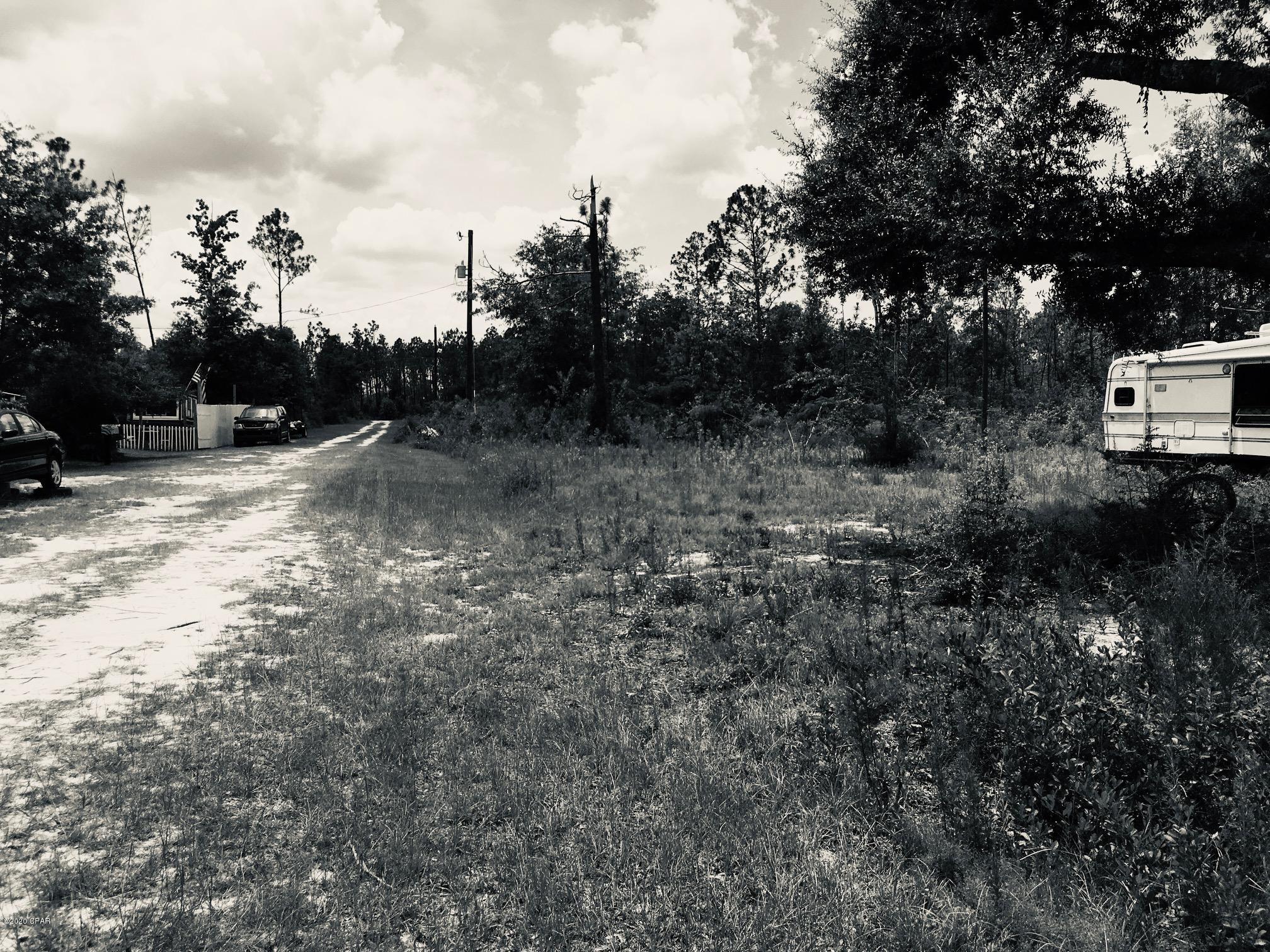 Caravana Manor 1st - Land