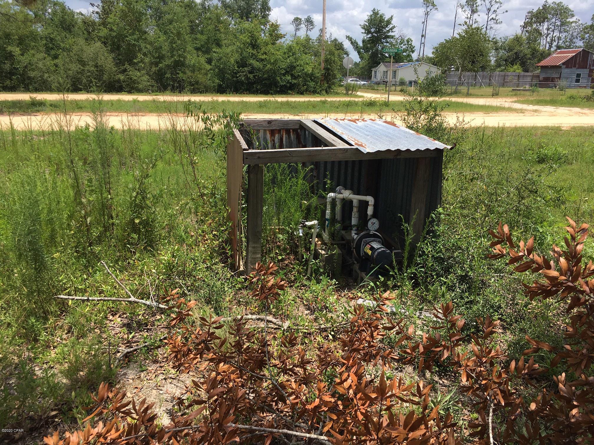 Caravana Manor 1st - Land