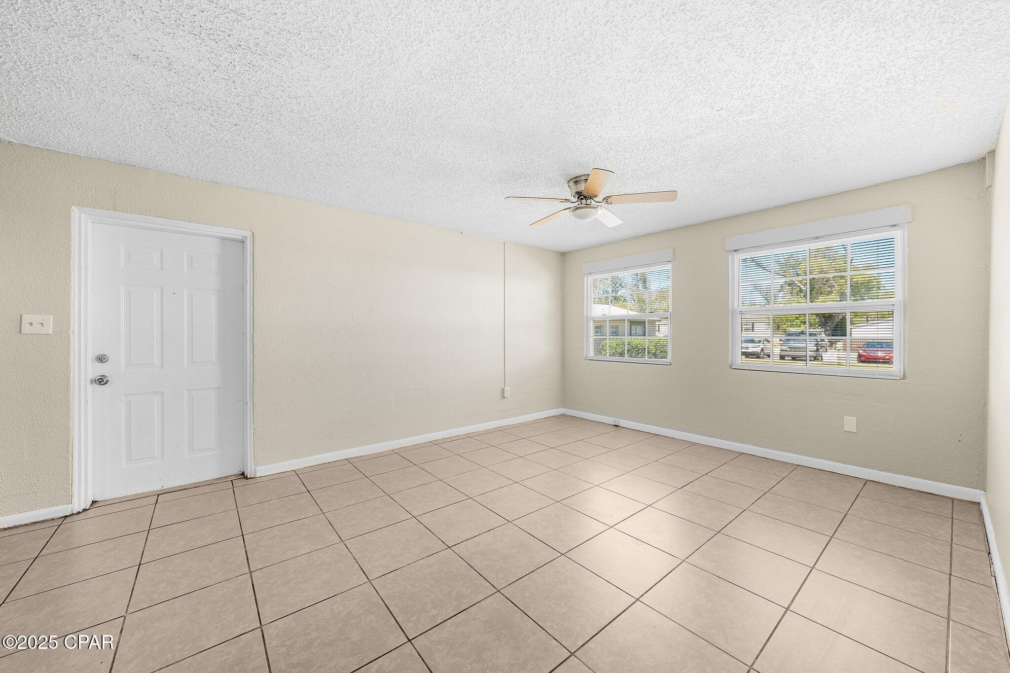 [No Recorded Subdiv] - Commercial Sale