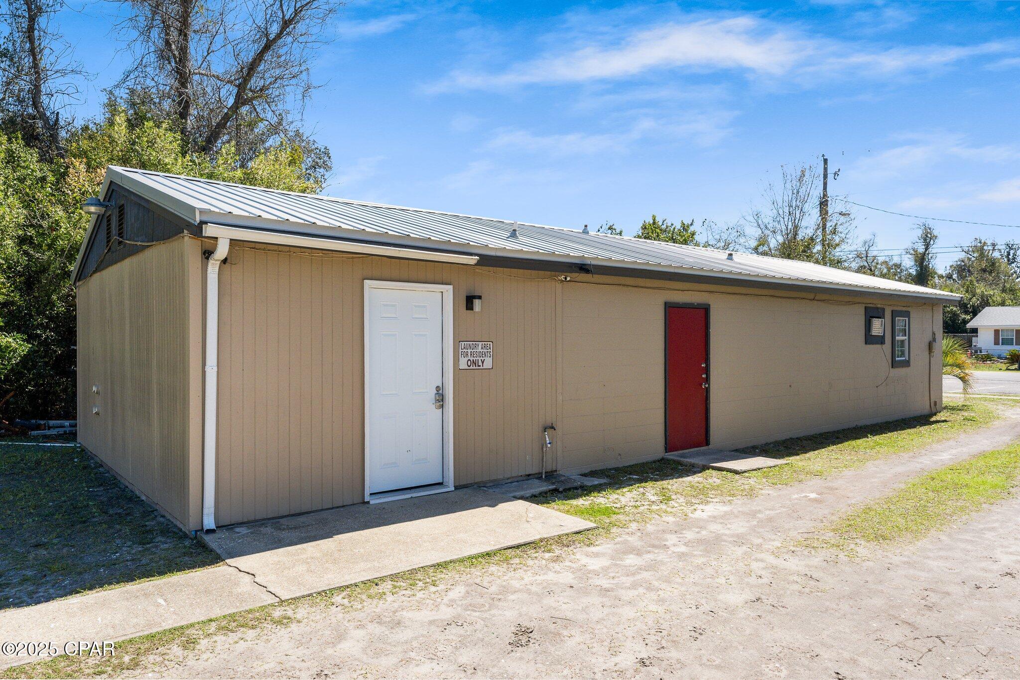 [No Recorded Subdiv] - Commercial Sale