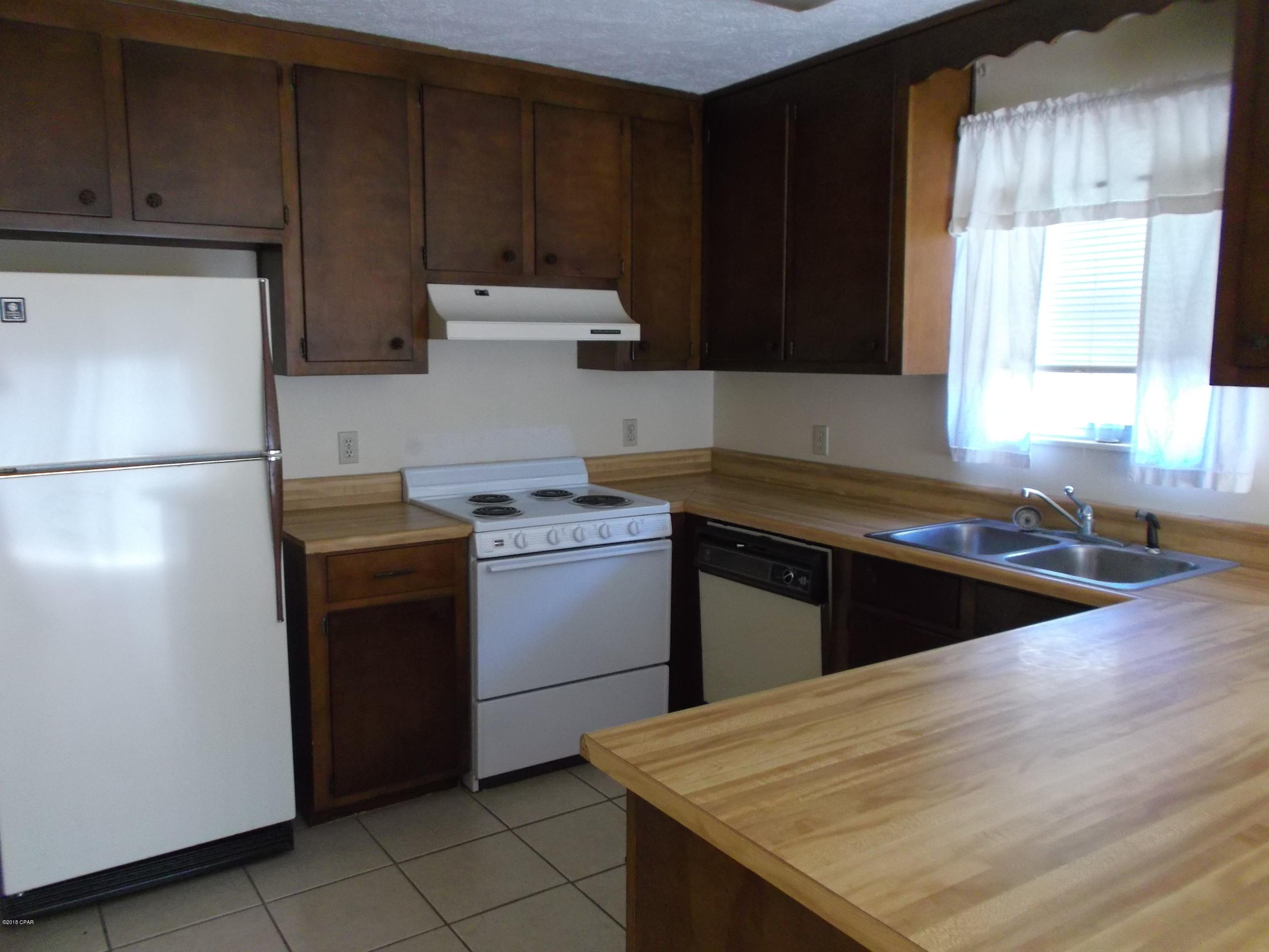 [No Recorded Subdiv] - Residential Lease