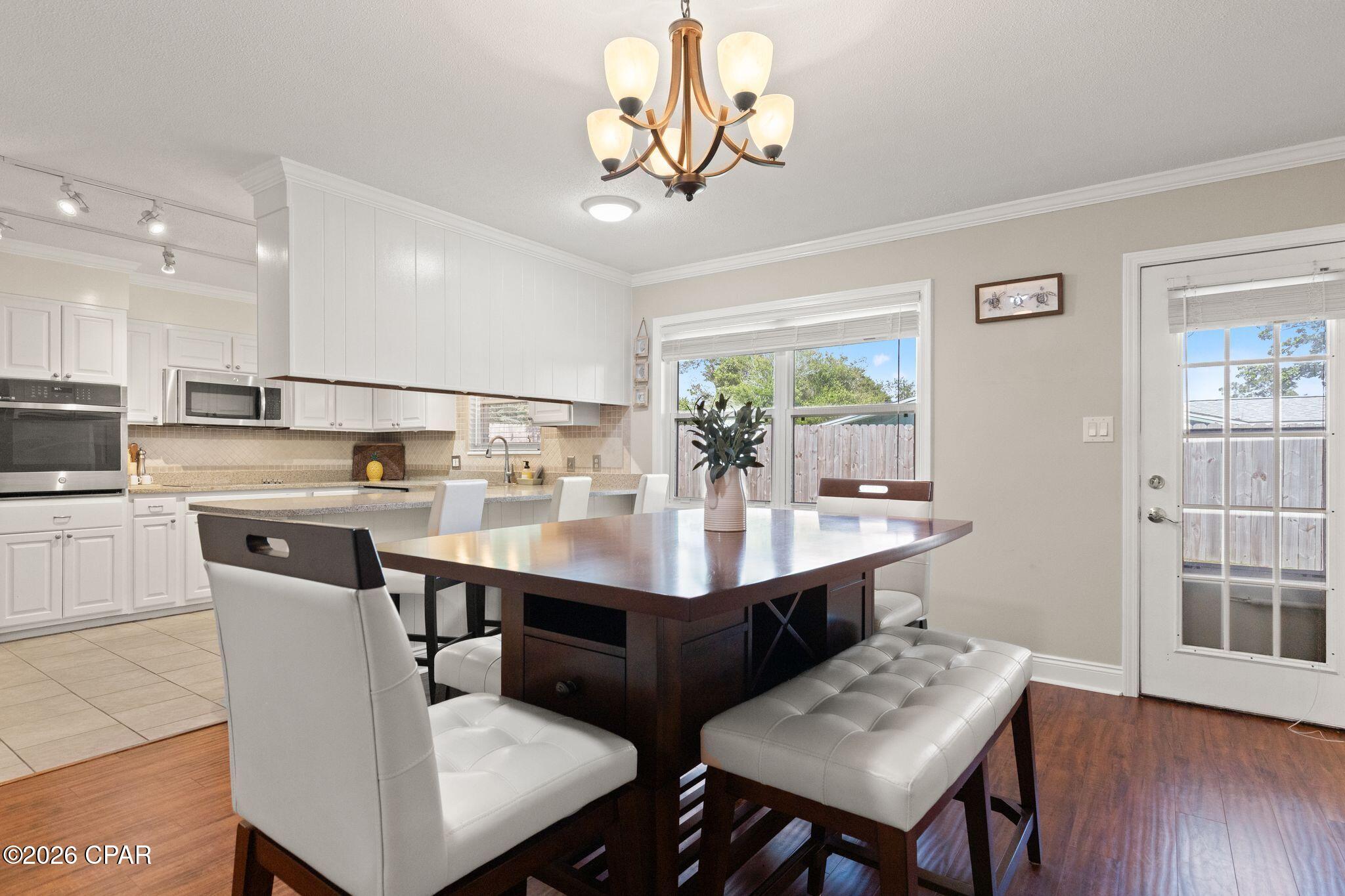Diamond Head-Lakeside - Residential