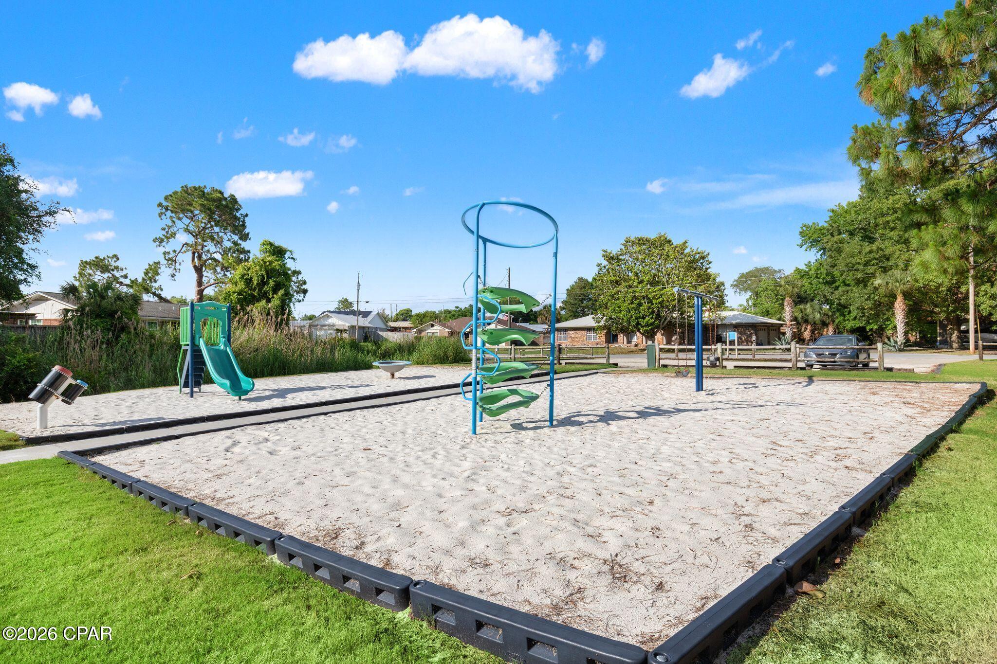 Diamond Head-Lakeside - Residential
