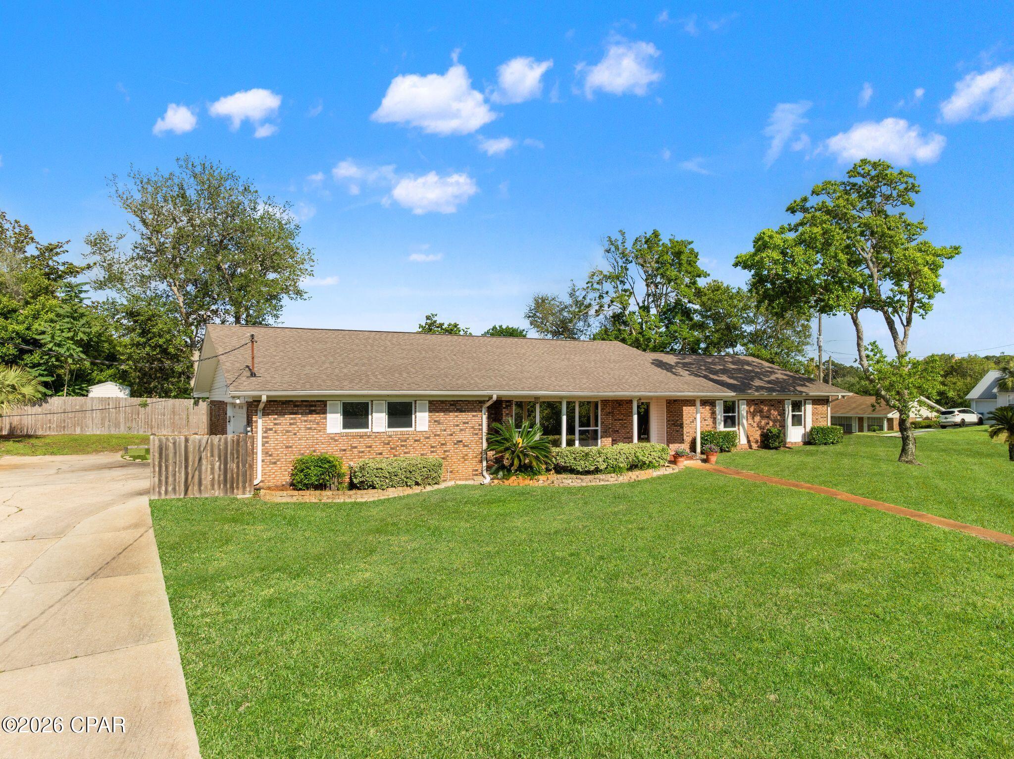 Diamond Head-Lakeside - Residential
