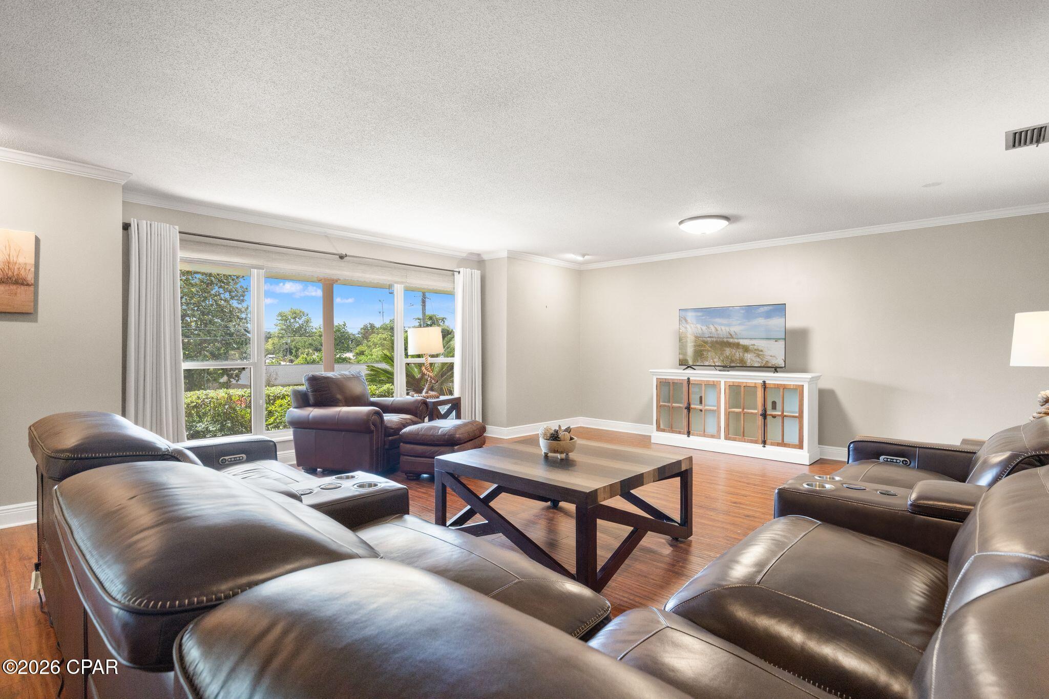 Diamond Head-Lakeside - Residential