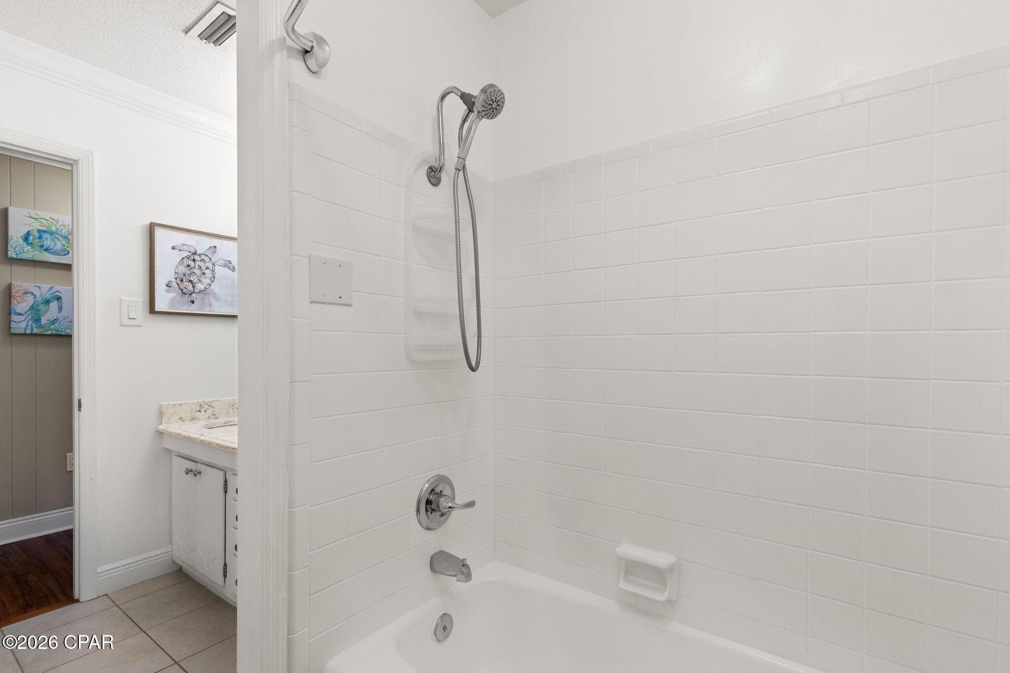 Diamond Head-Lakeside - Residential